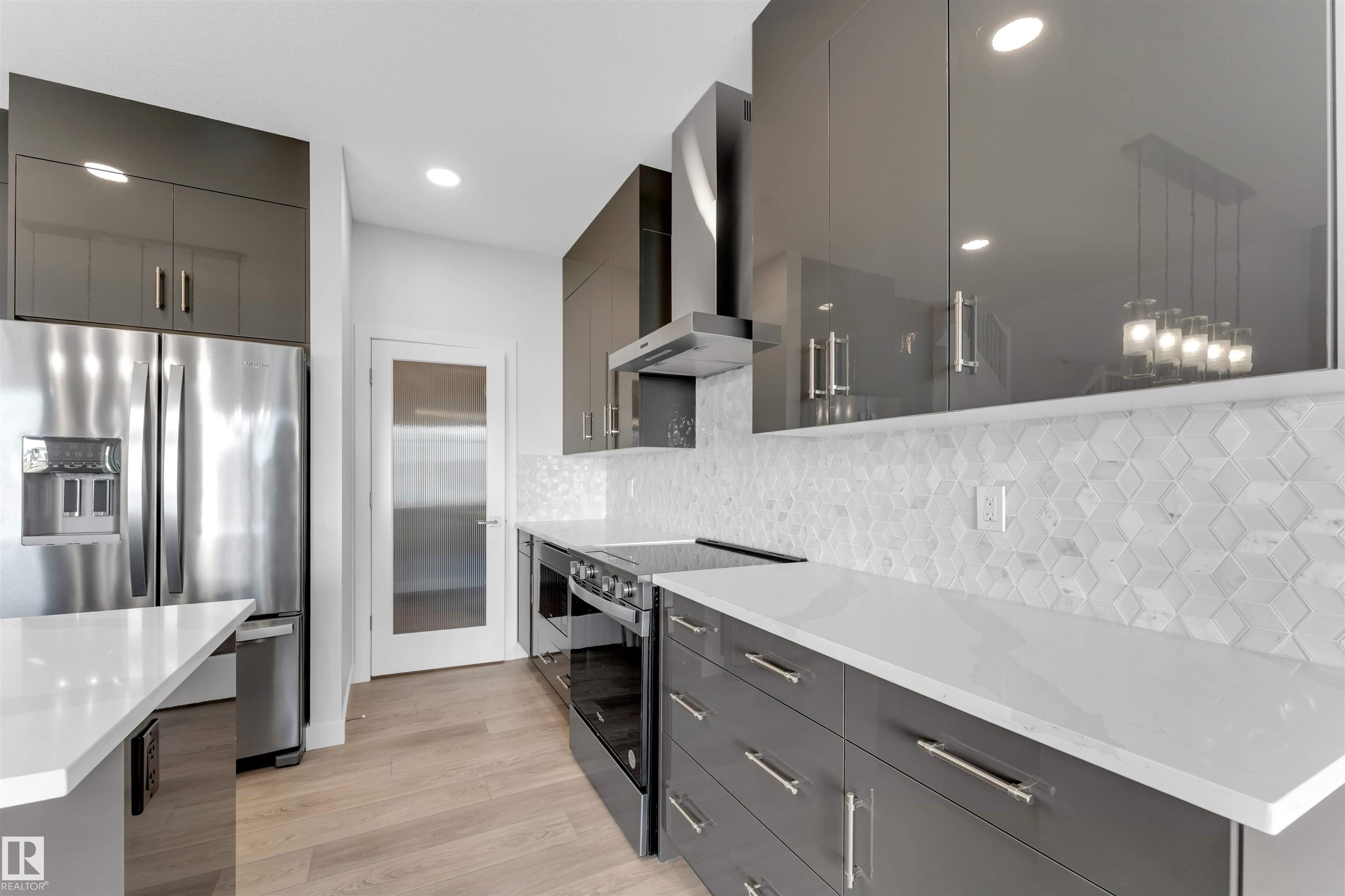 Photo 15 at 935 18 Avenue NW, Aster, Edmonton