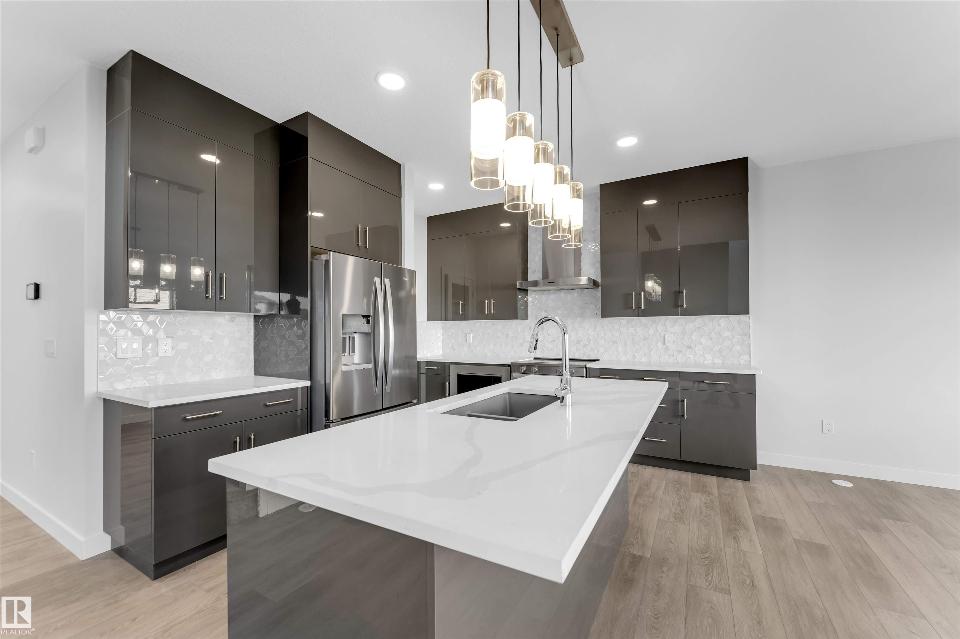 Photo 17 at 935 18 Avenue NW, Aster, Edmonton