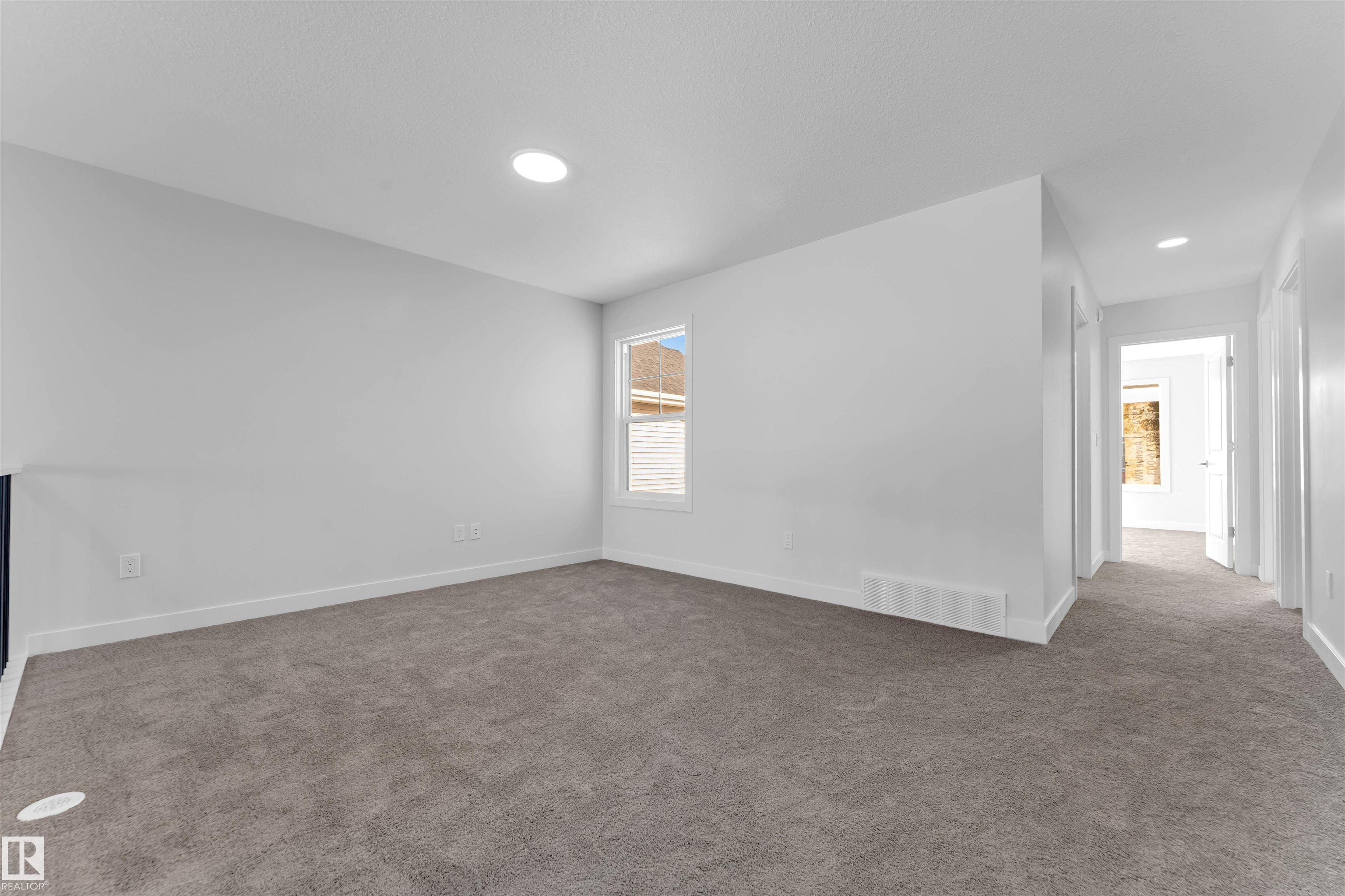 Photo 5 at 935 18 Avenue NW, Aster, Edmonton