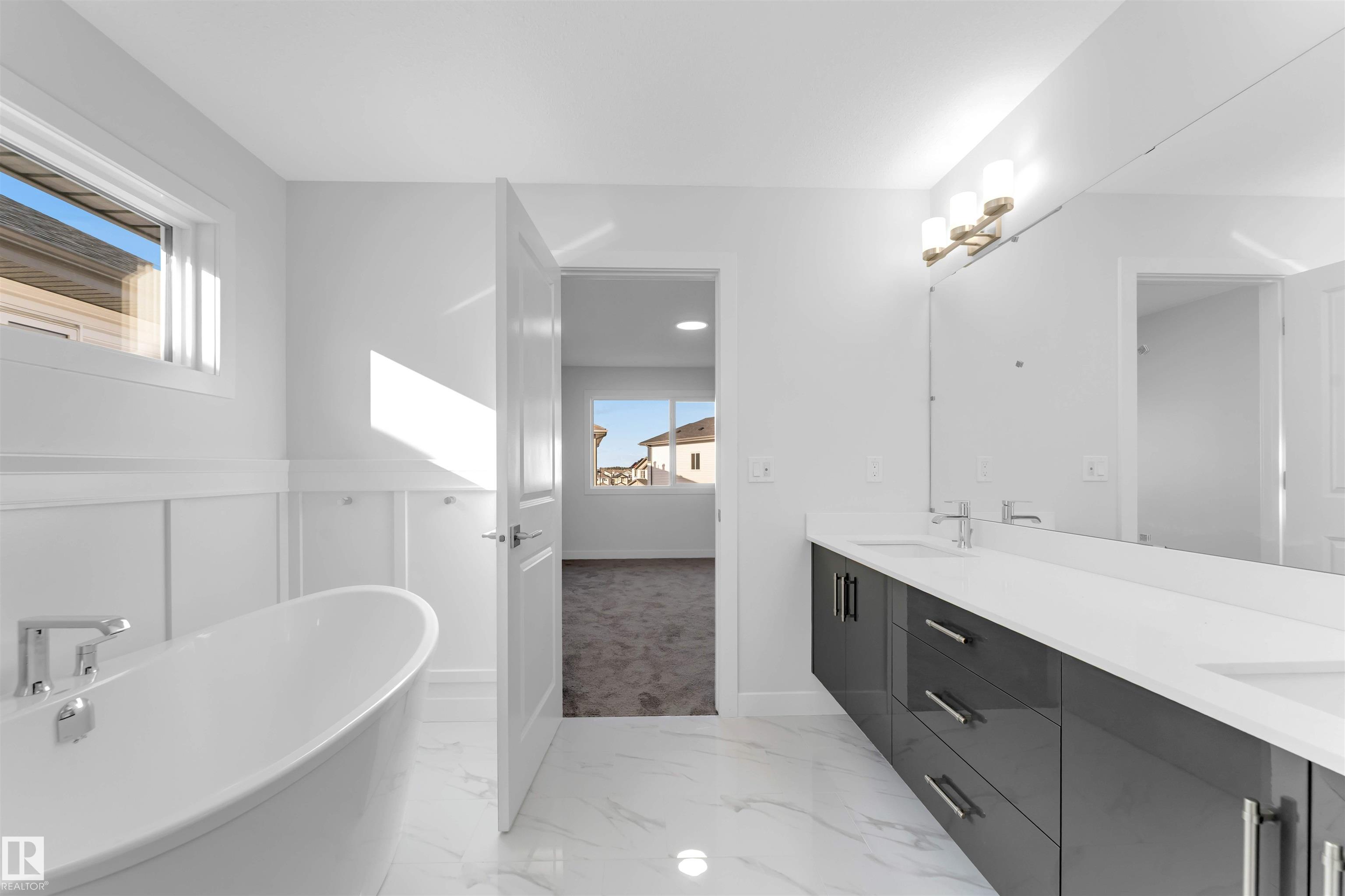 Photo 8 at 935 18 Avenue NW, Aster, Edmonton