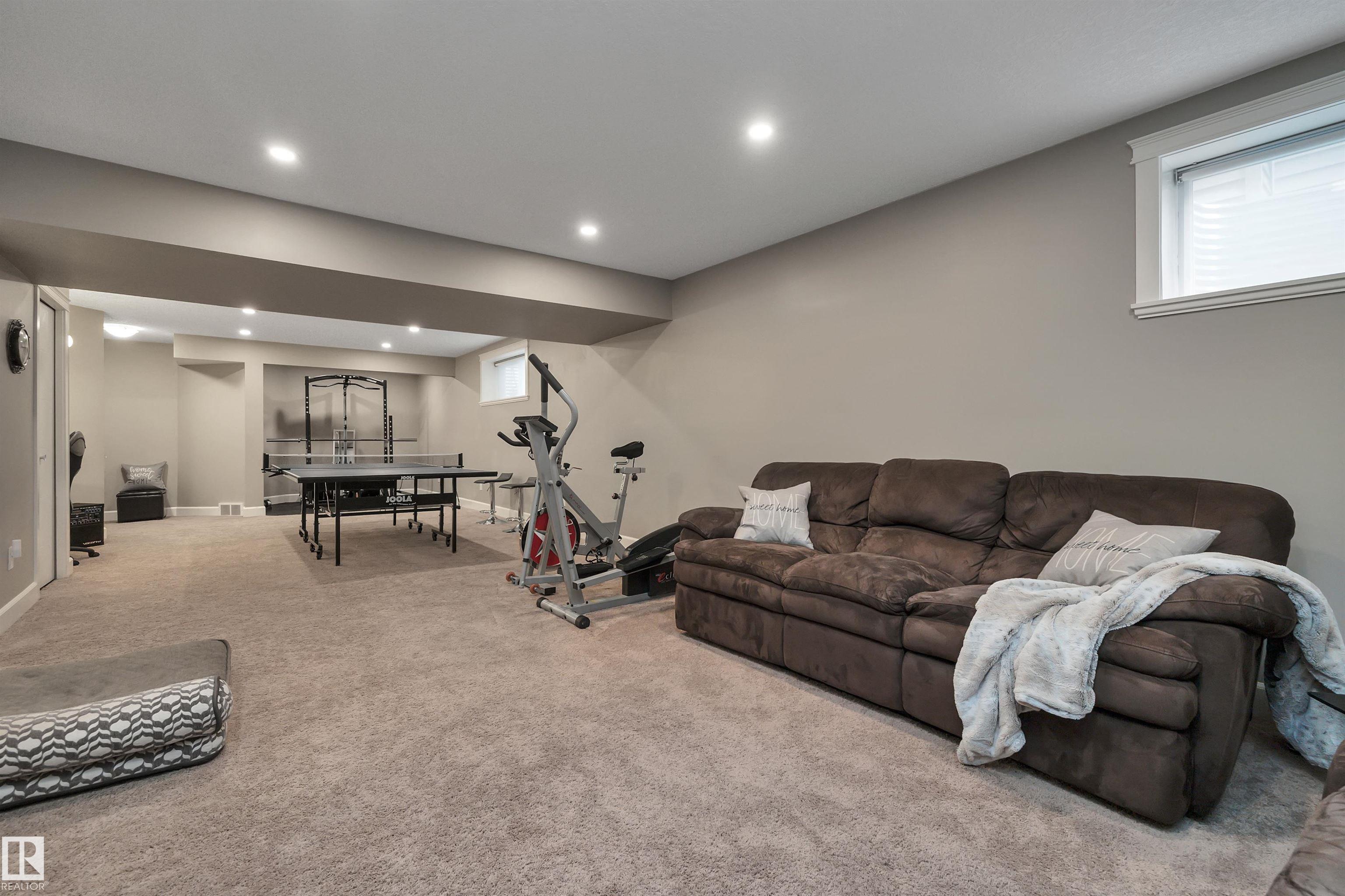 https://zimg.paragon.ice.com/ParagonImages/Property/PM/RAE/225384158/52/0/0/e3cf275661f49068ac3807172b35c45e/1/7177541d32c6bd47e083cc21d5905cd2/225384158-15d92872-2d75-43f5-a052-f6977623ca64.JPG