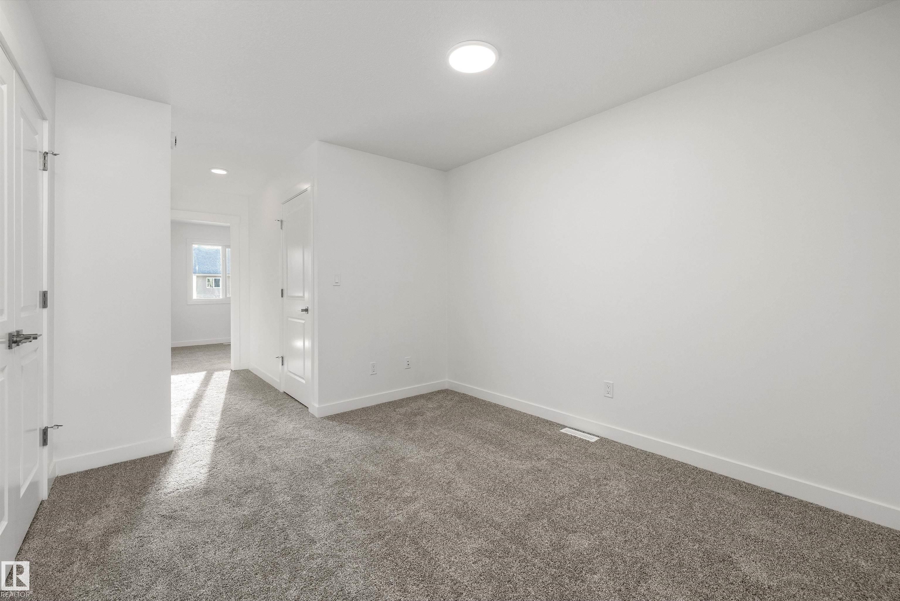 https://zimg.paragon.ice.com/ParagonImages/Property/PM/RAE/225384179/21/0/0/e8f651540f63444f2b95995f981c0401/1/5297328a96aa5bb4f057f8caedabcf75/225384179-e2352c67-4df4-434c-810e-1d69e2c2526c.JPG