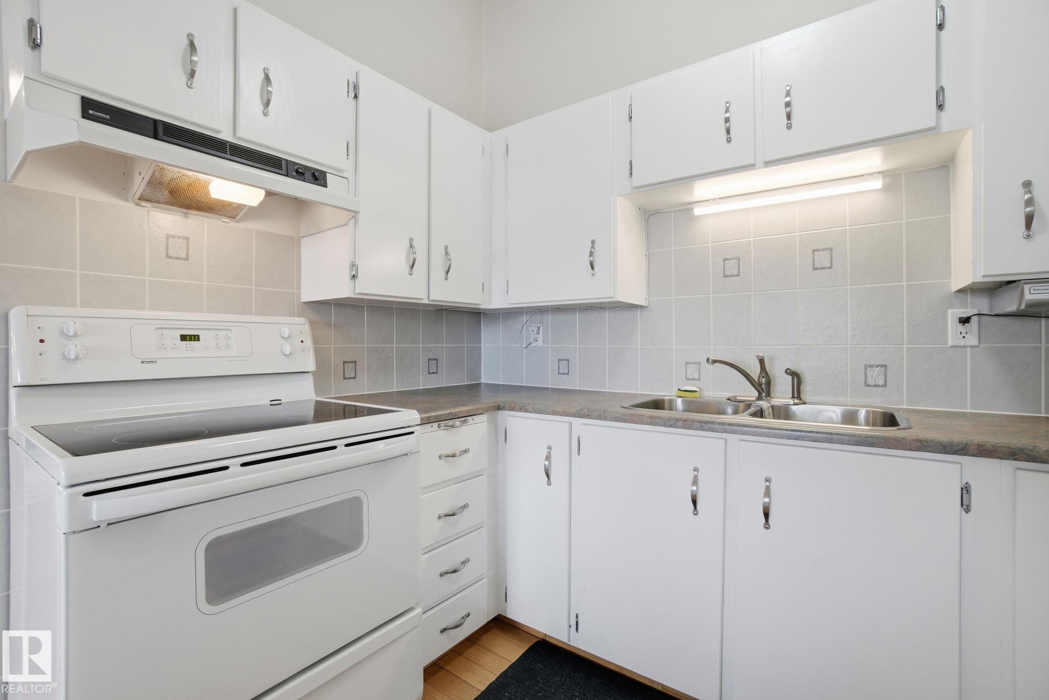 Photo 15 at 6448 178 Street NW, Ormsby Place, Edmonton