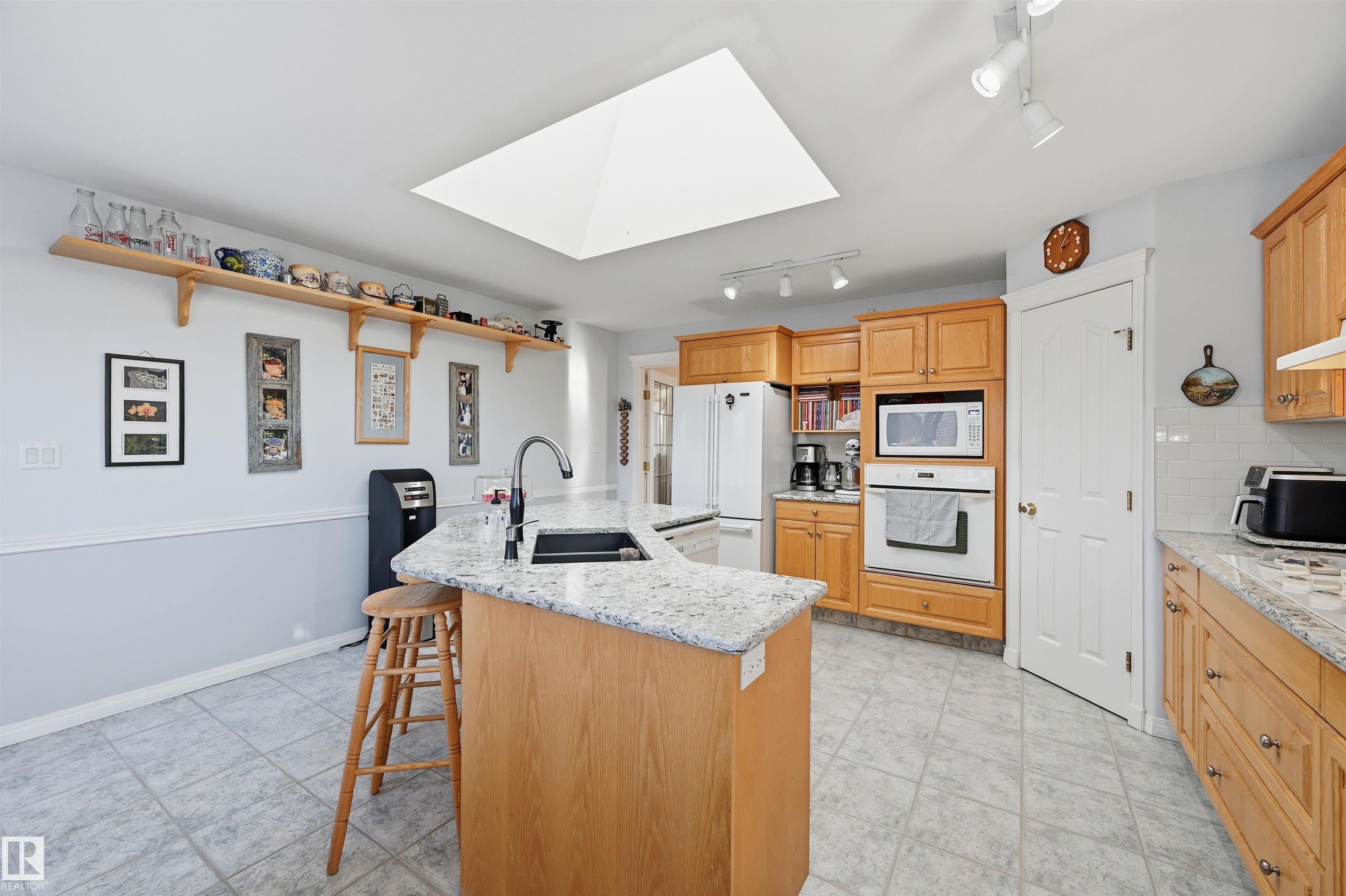 Photo 12 at 370 - 50247 Rge Rd 232, Scottsdale Estates, Rural Leduc County