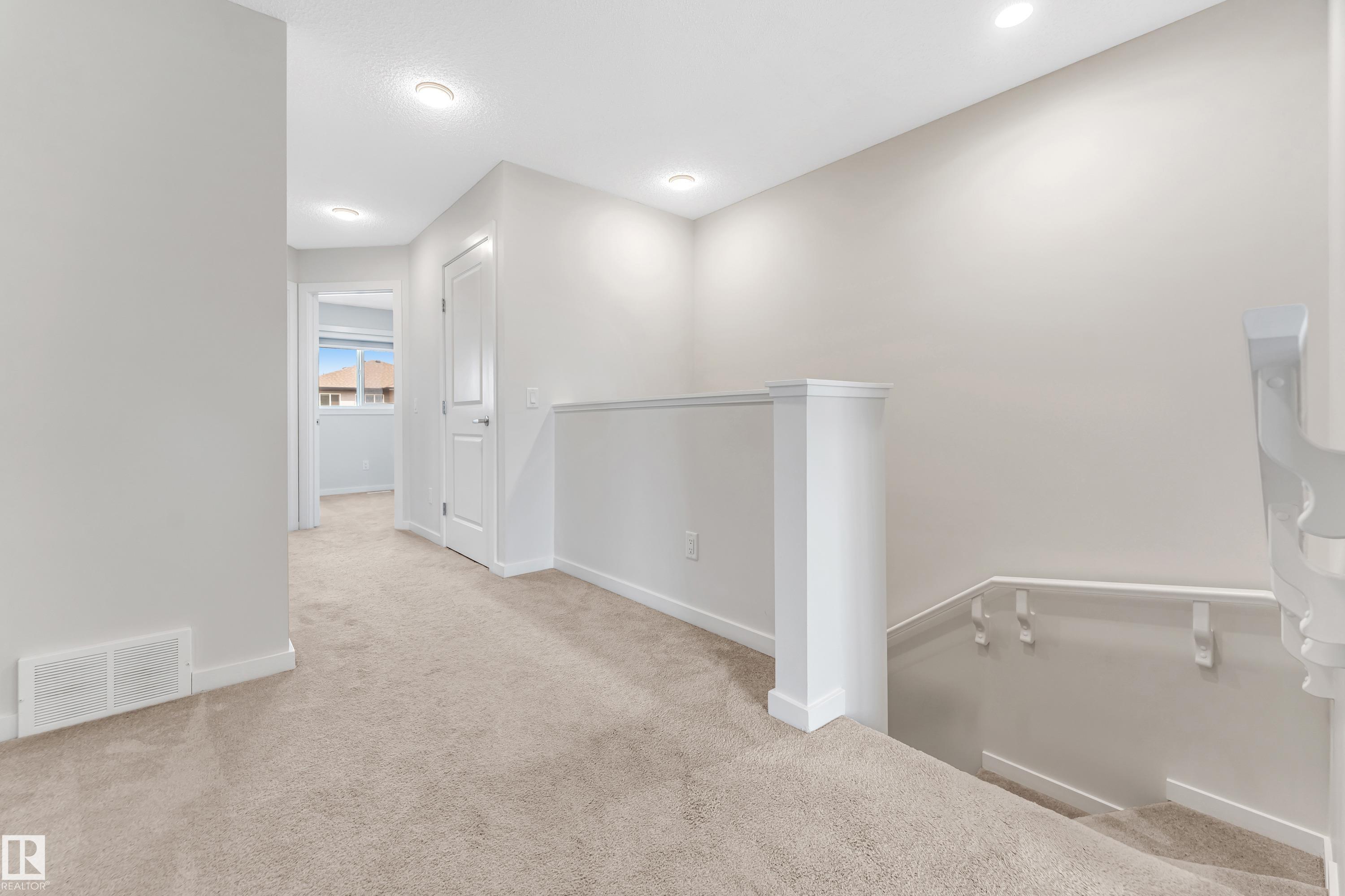 Photo 12 at 2095 Maple Road NW, Maple Crest, Edmonton