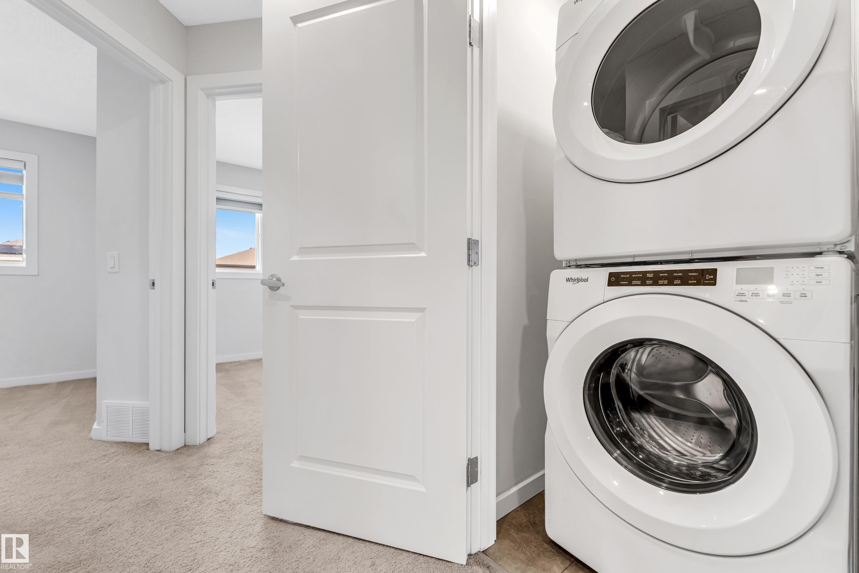 Photo 15 at 2095 Maple Road NW, Maple Crest, Edmonton