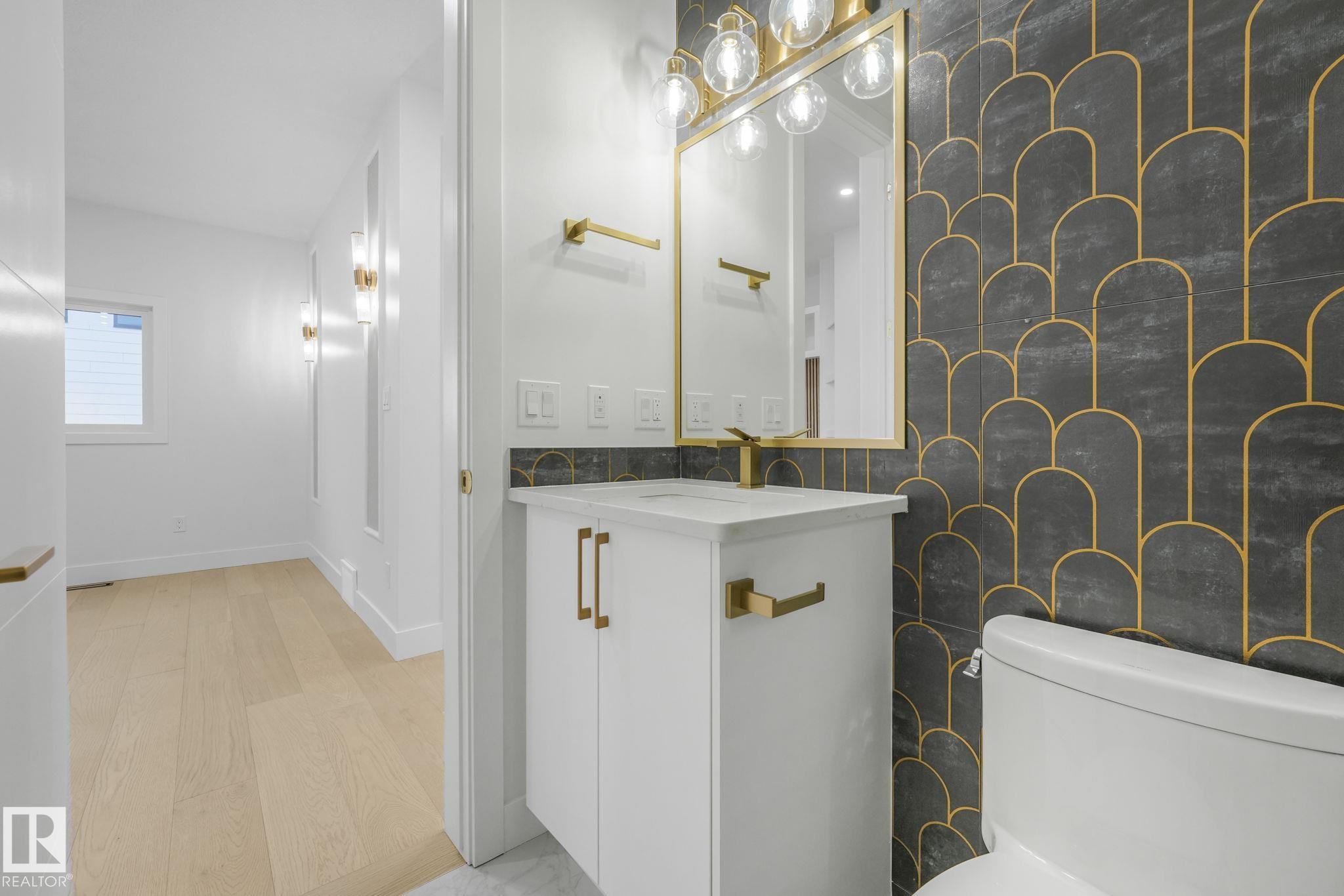 Photo 19 at 1 Birkshire Crescent, Hillshire, Sherwood Park