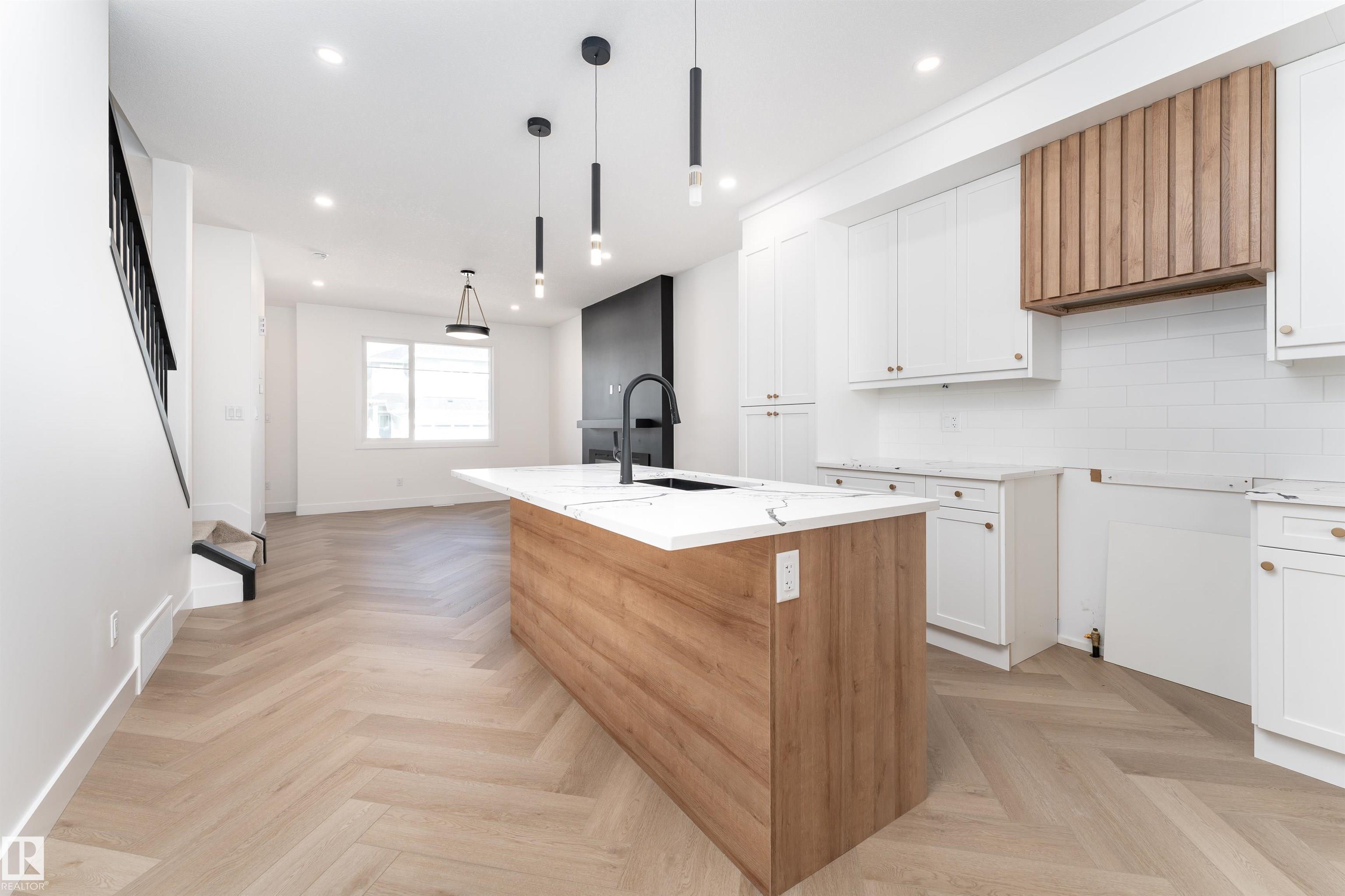 3127 Magpie Way NW, Starling, Edmonton 2