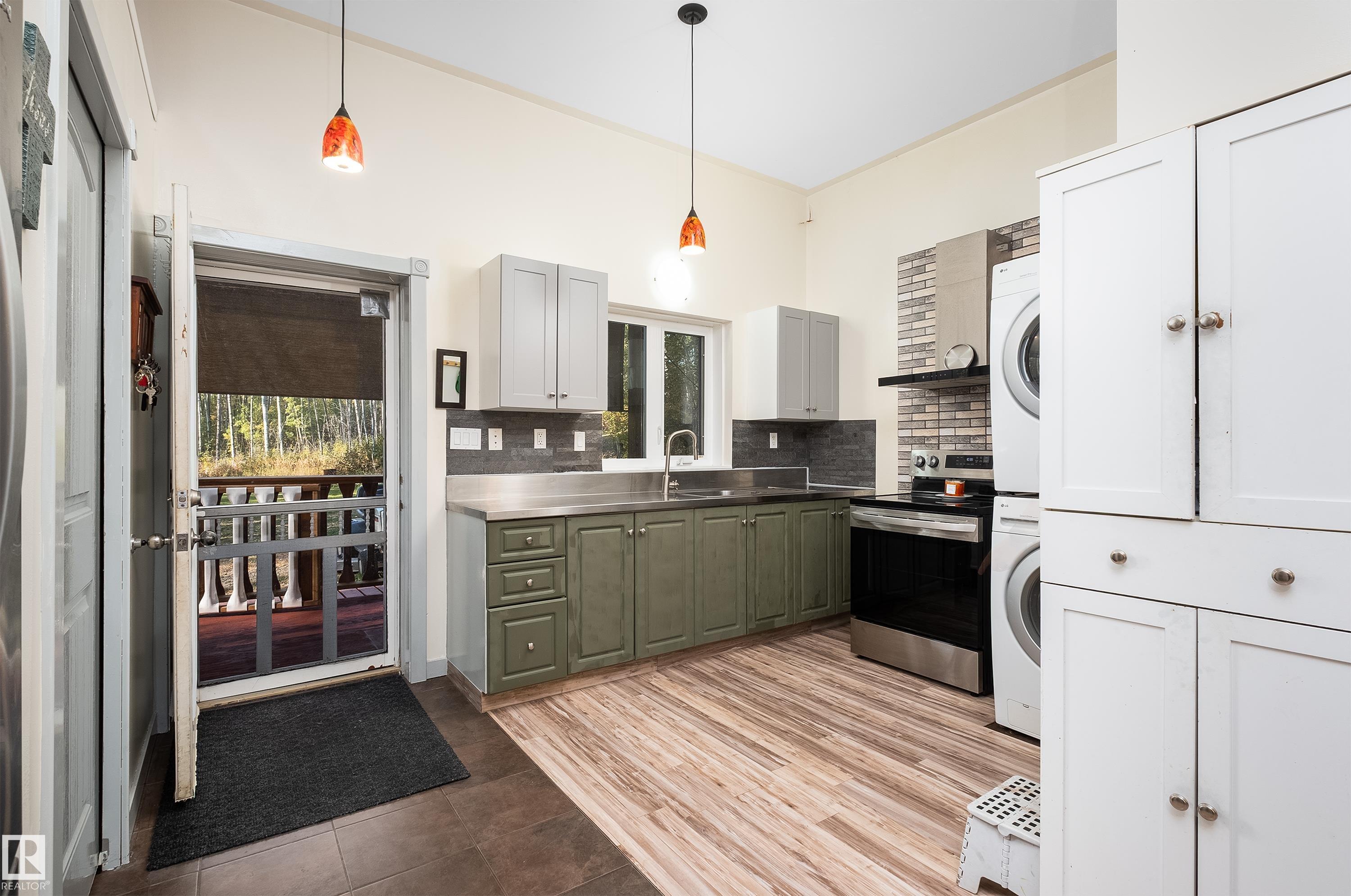 Photo 8 at 36 - 52229 Rge Road 25, Genesee Park, Rural Parkland County