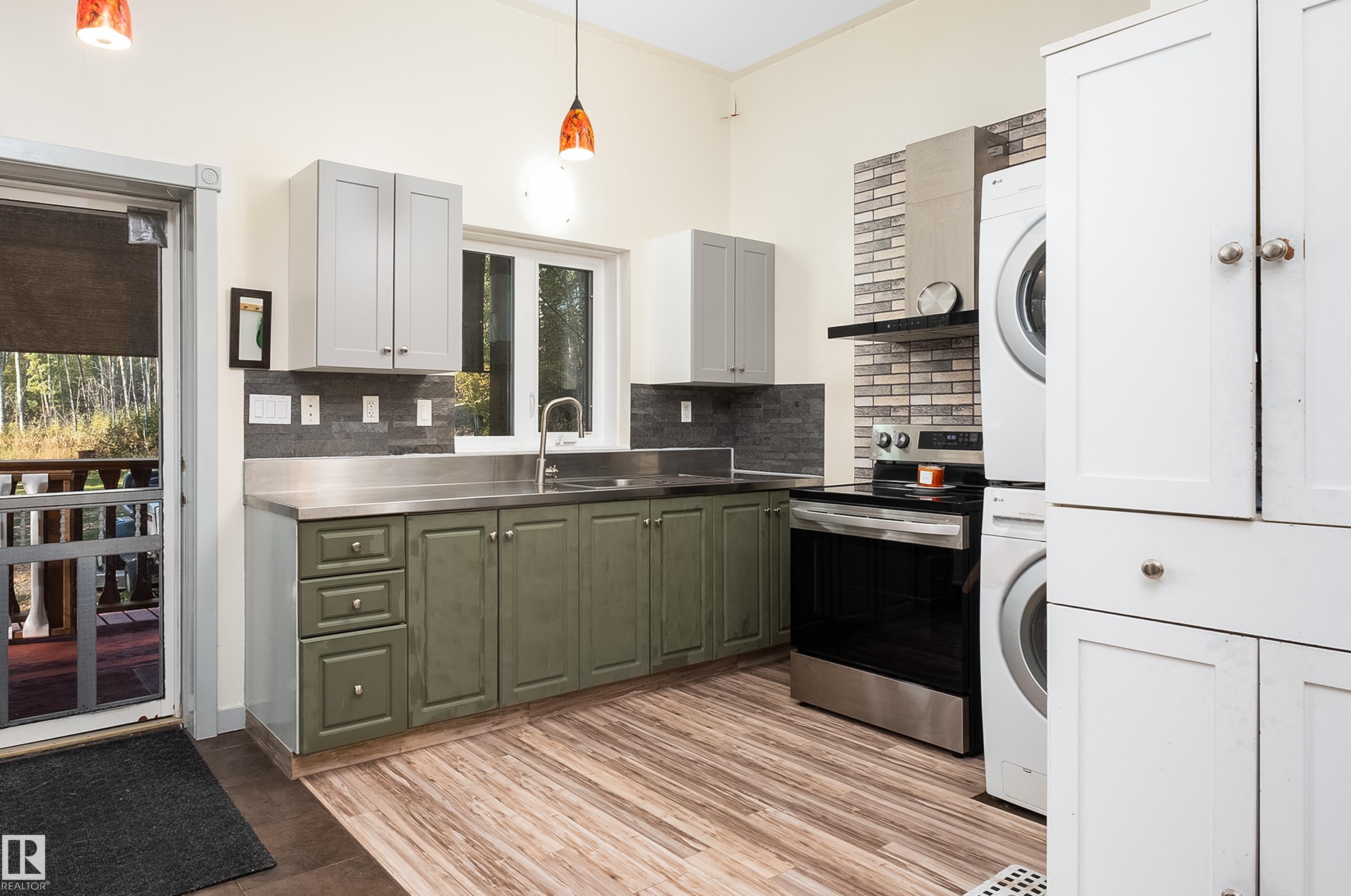 Photo 9 at 36 - 52229 Rge Road 25, Genesee Park, Rural Parkland County