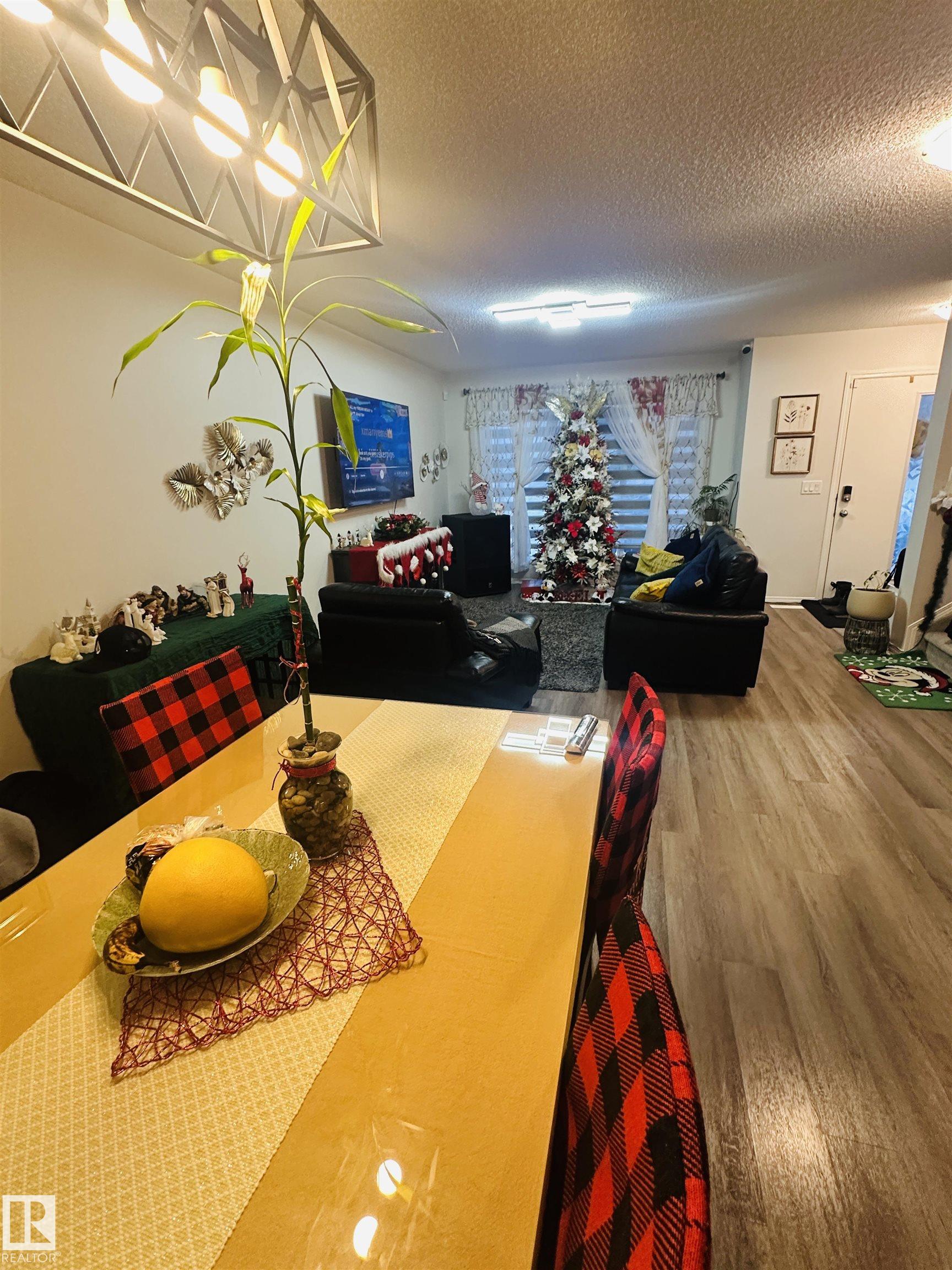 Picture for 19303 27 AV NW