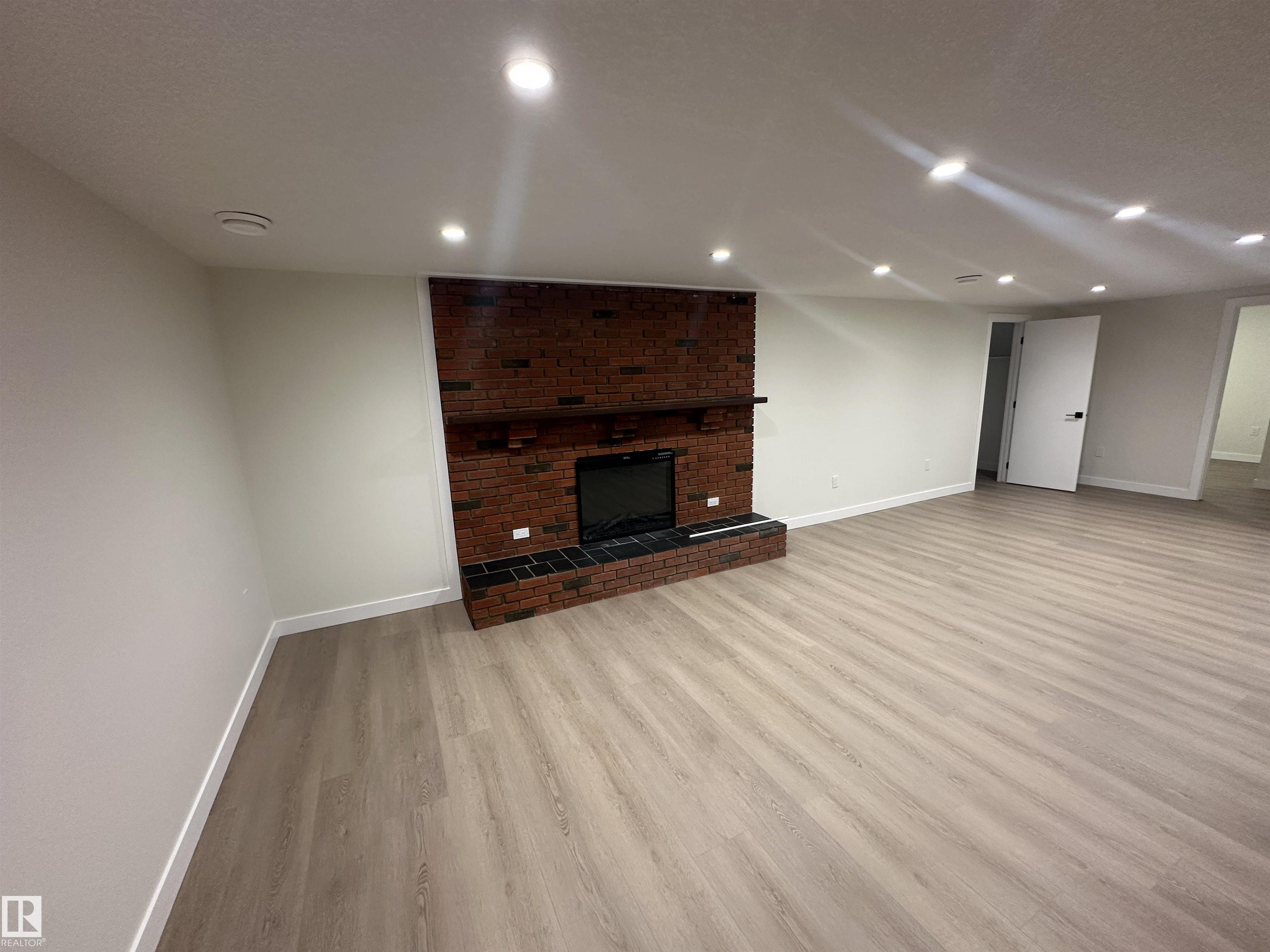 Photo 9 at 3043 142 Avenue NW, Hairsine, Edmonton