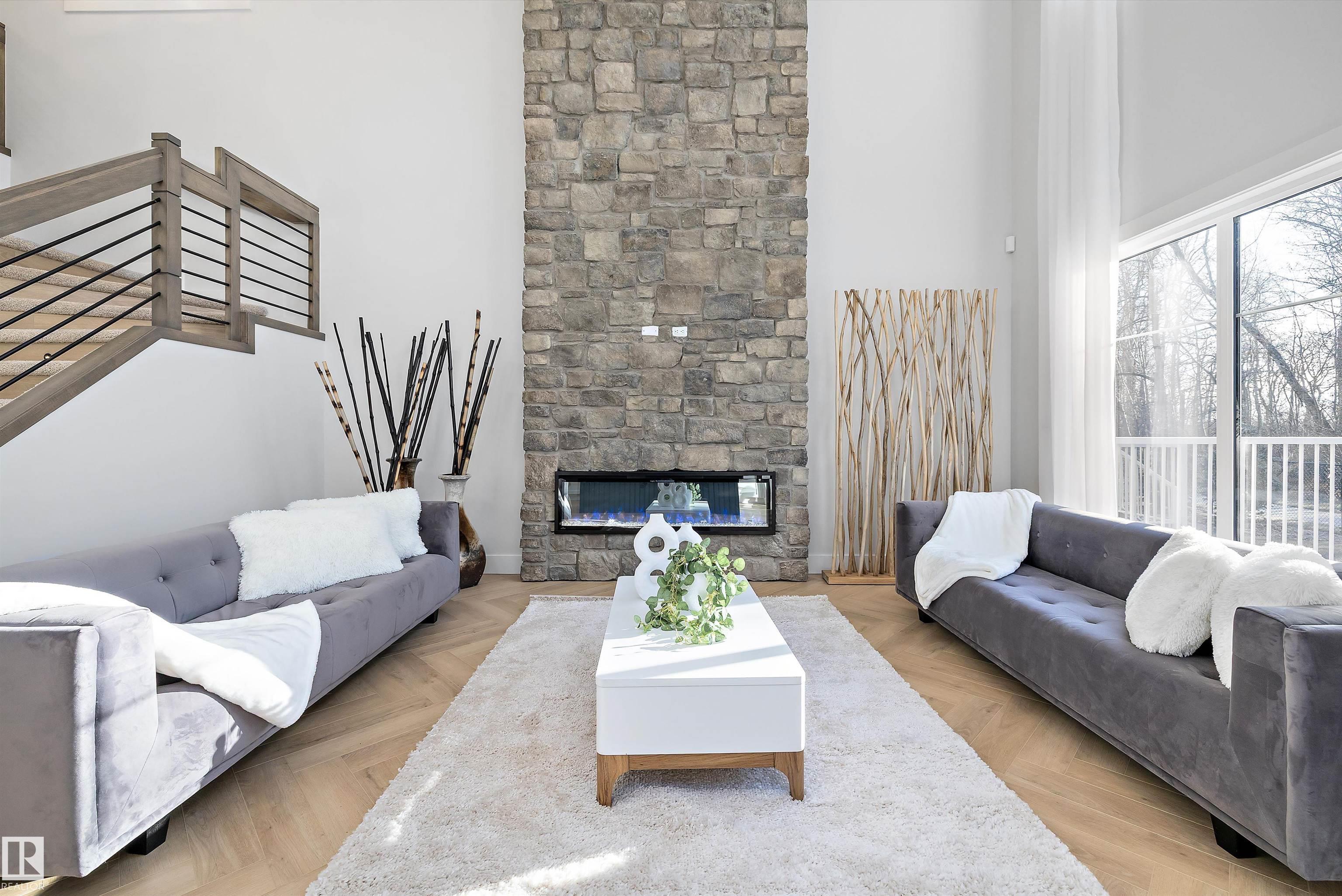 Picture for 236 KINGLET BV NW NW