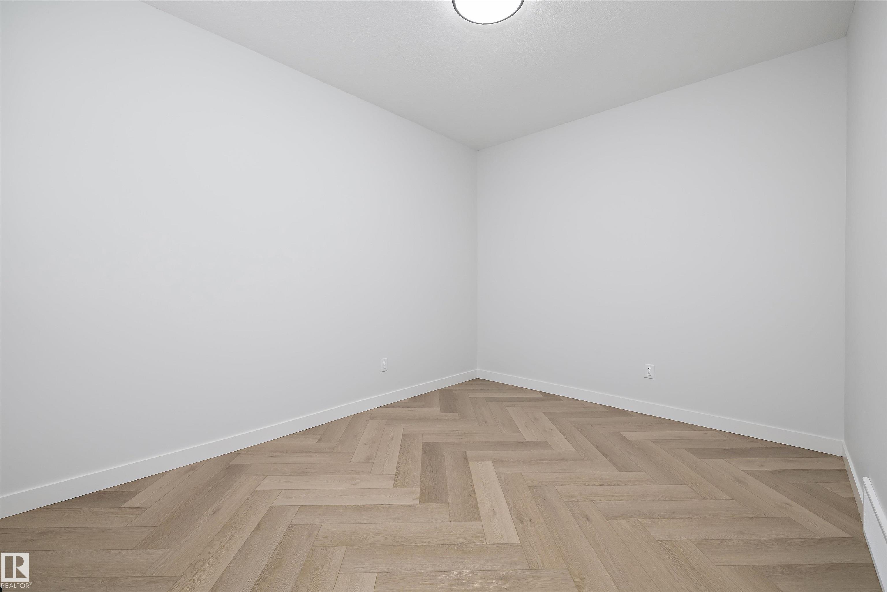 Picture for 236 KINGLET BV NW NW