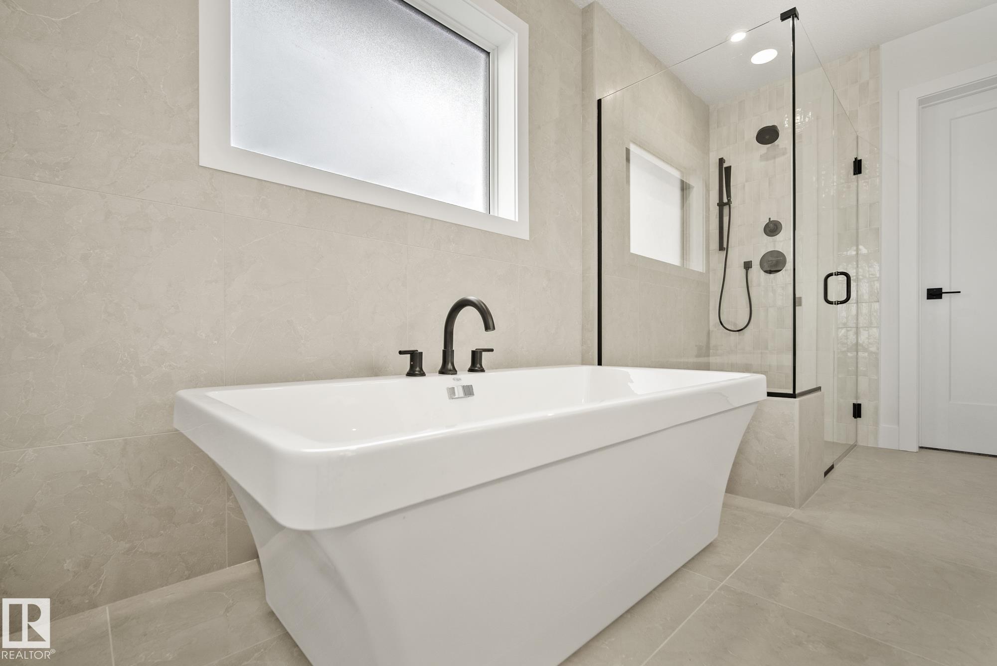 Photo 39 at 7095 Kiviaq Crescent SW, Keswick, Edmonton