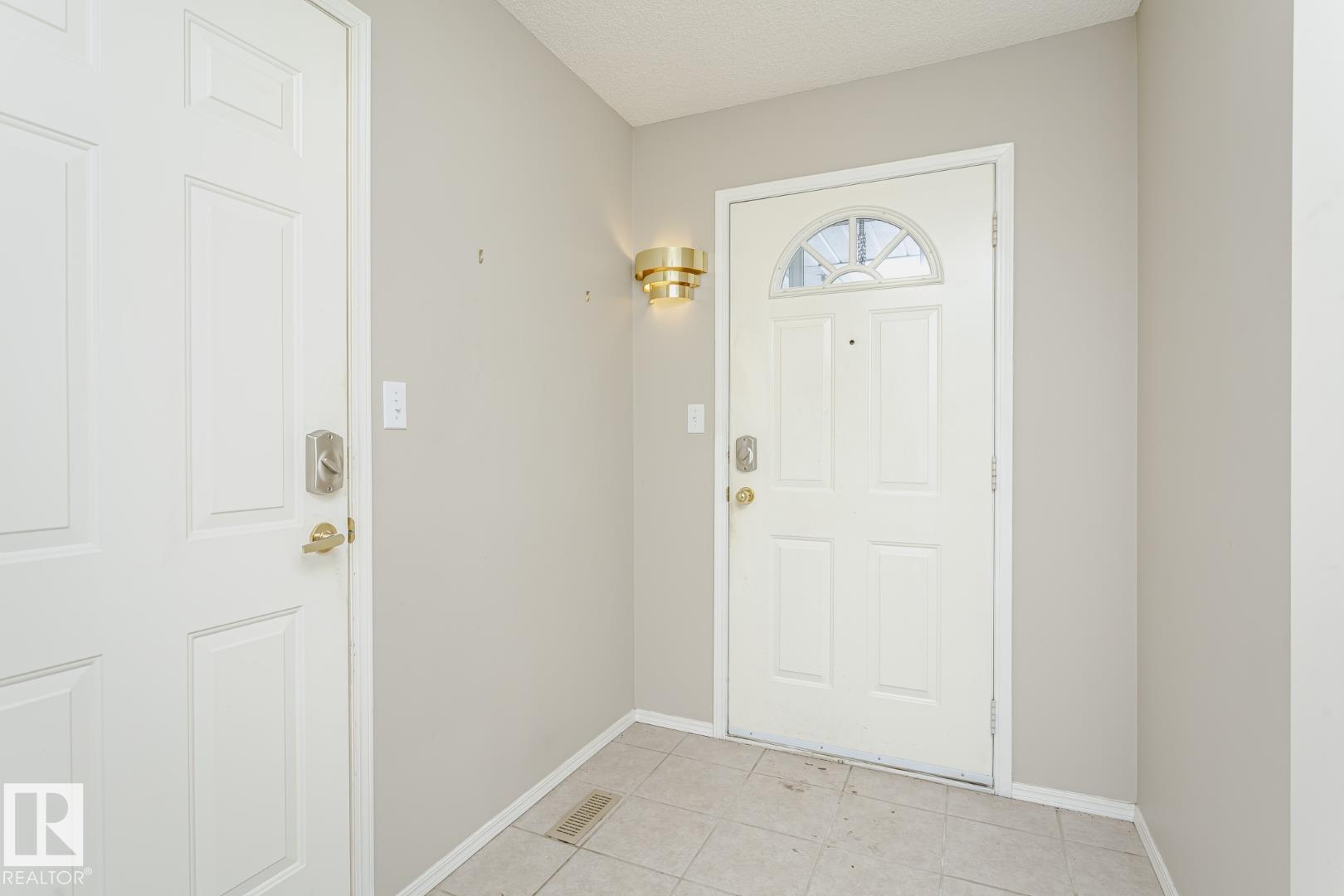 Picture for 3240 38 AV NW