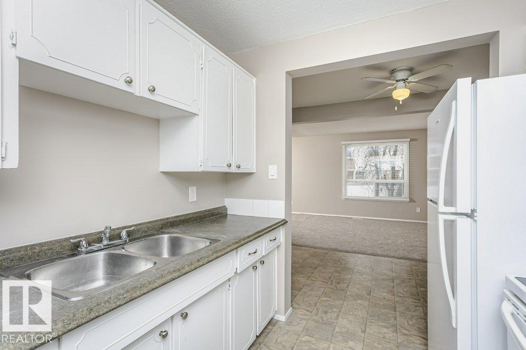 Photo 22 at 130 Dickinsfield Court NW, Evansdale, Edmonton