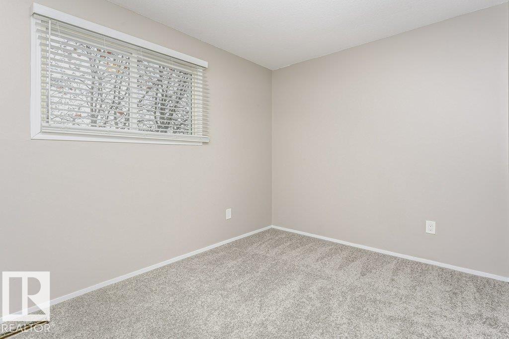 Photo 30 at 130 Dickinsfield Court NW, Evansdale, Edmonton