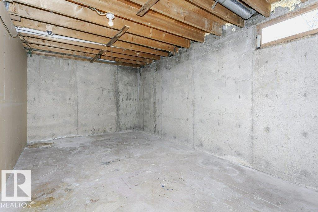 Photo 36 at 130 Dickinsfield Court NW, Evansdale, Edmonton