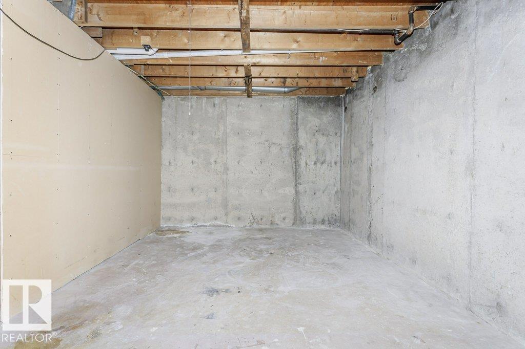 Photo 37 at 130 Dickinsfield Court NW, Evansdale, Edmonton