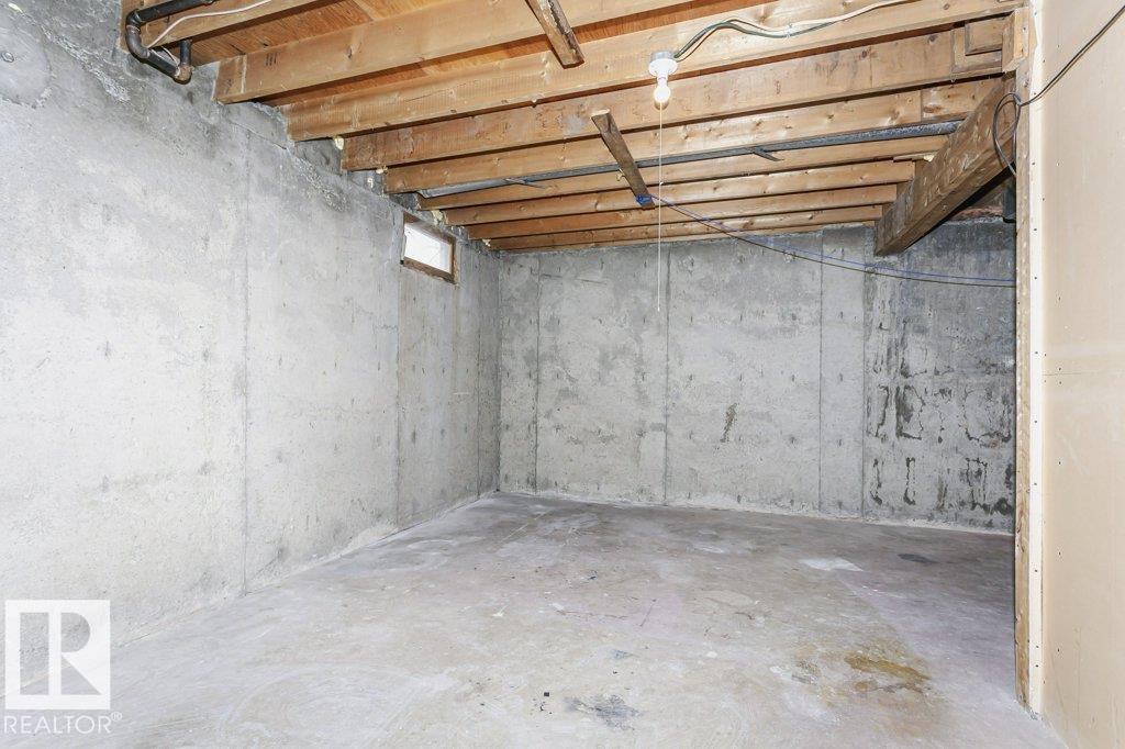 Photo 39 at 130 Dickinsfield Court NW, Evansdale, Edmonton