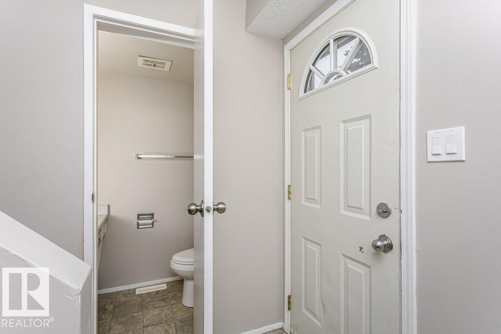 Photo 8 at 130 Dickinsfield Court NW, Evansdale, Edmonton