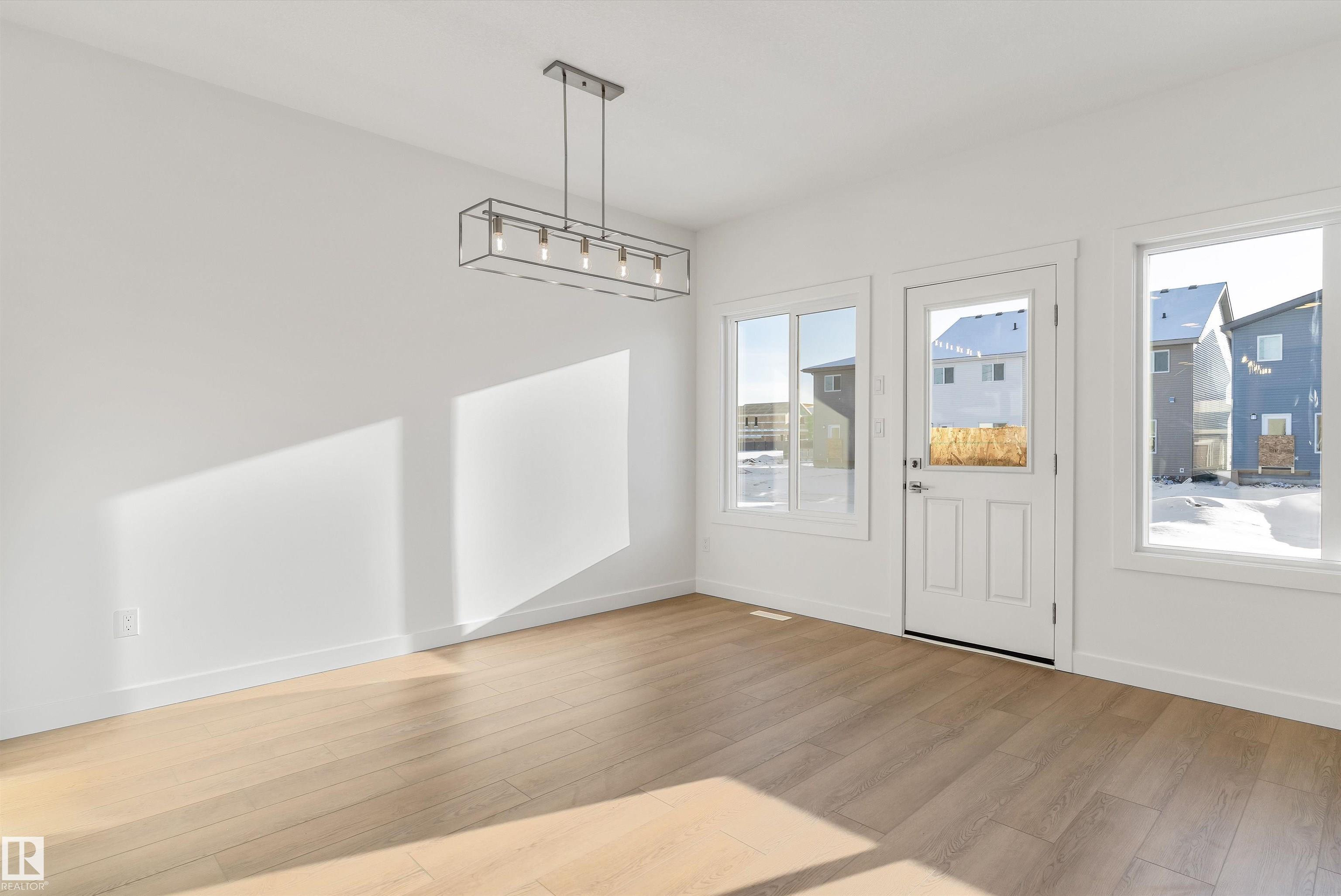 https://zimg.paragon.ice.com/ParagonImages/Property/PM/RAE/225384473/15/0/0/6bb97e5d00966de4e7daaed0e3f905ce/1/5c7e6cb9325b7f01efc6de6d6aa3c09d/225384473-16be1bac-eaa3-4603-85ea-951334e8a595.JPG