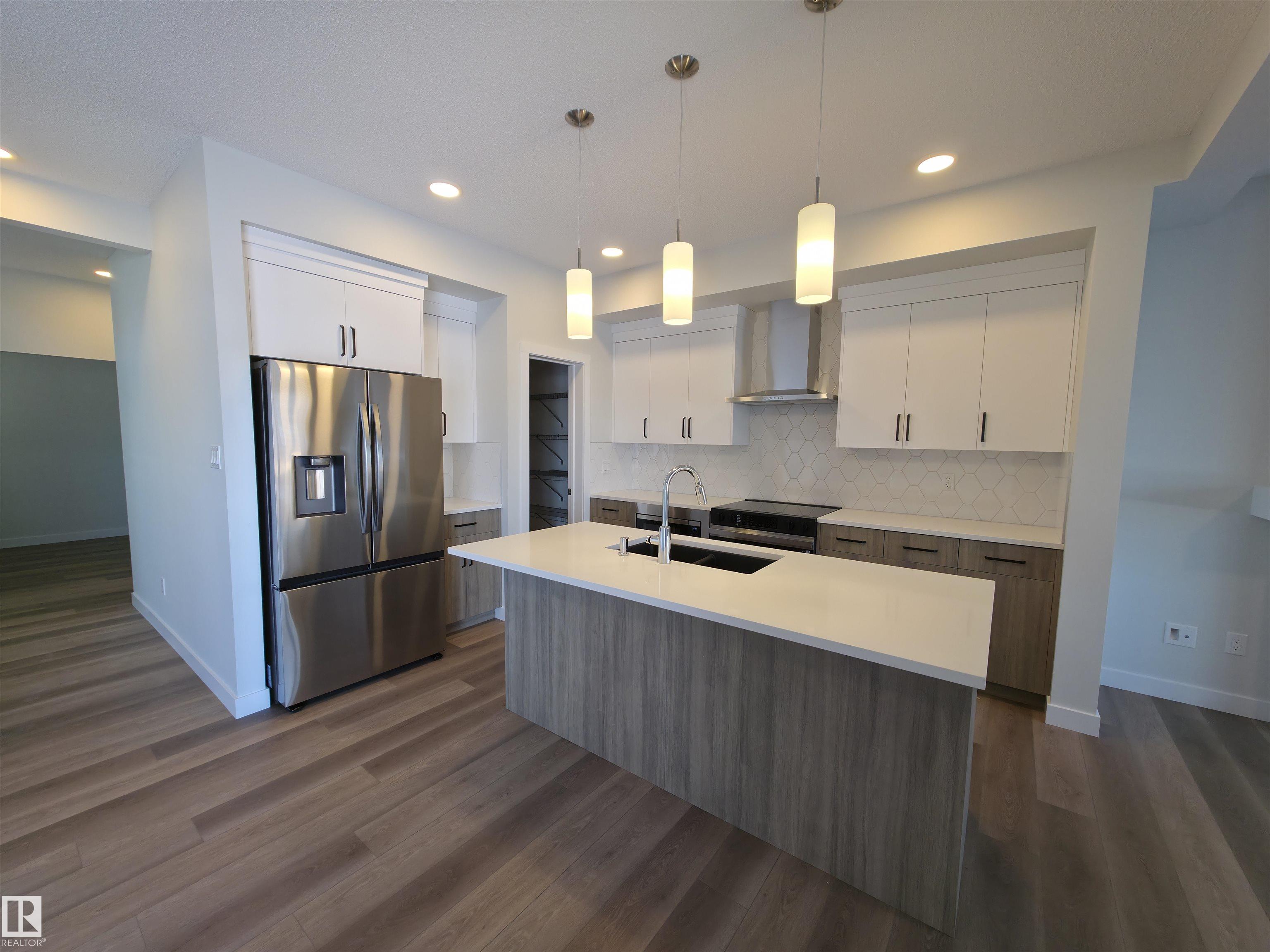 Picture for 19007 20 AV NW