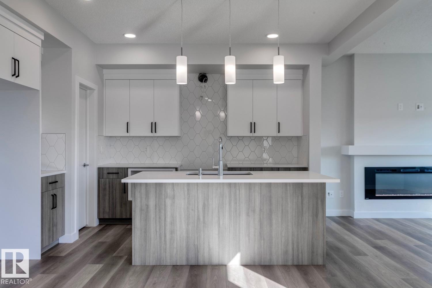 Picture for 19007 20 AV NW