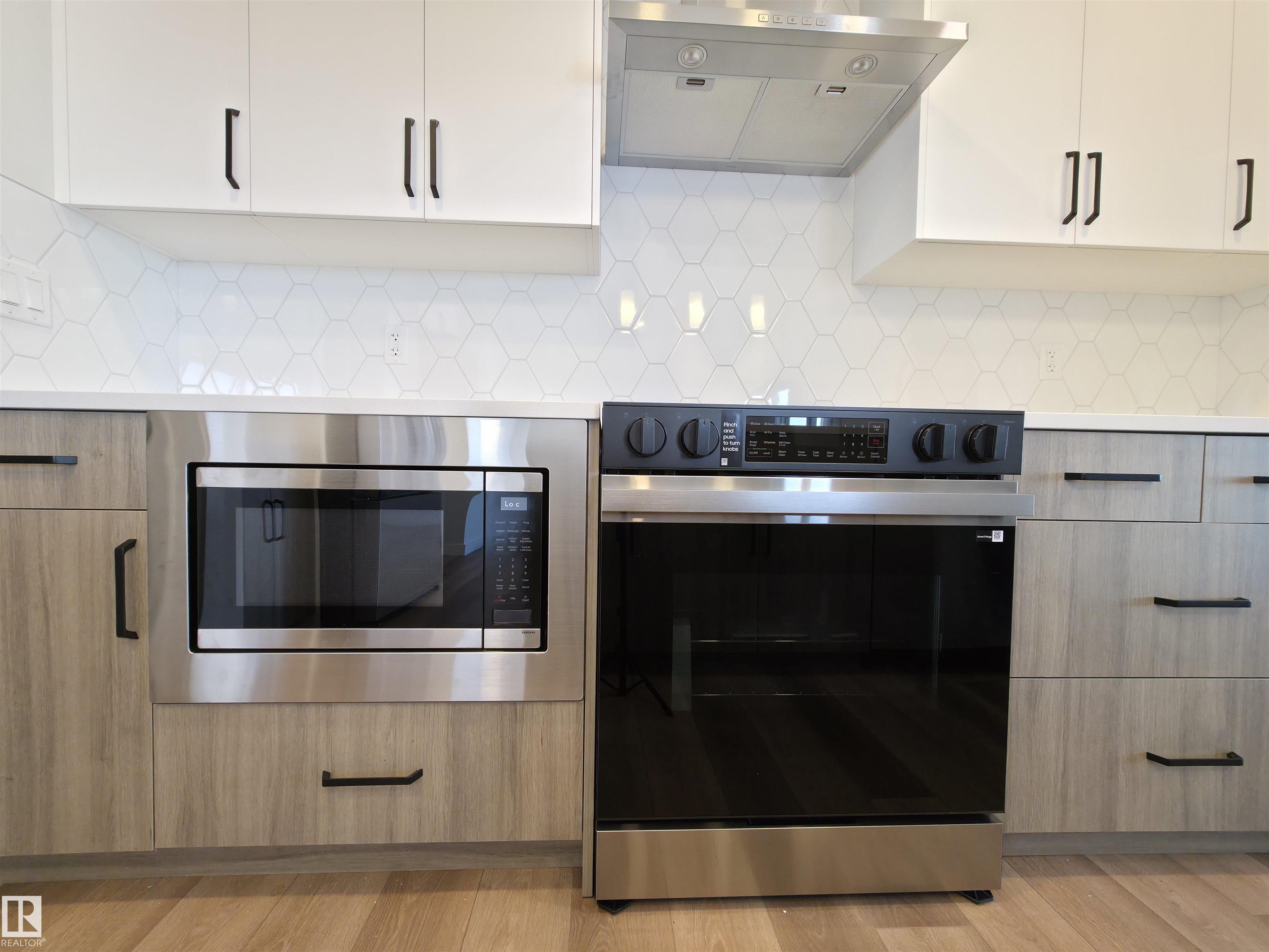 Picture for 19007 20 AV NW