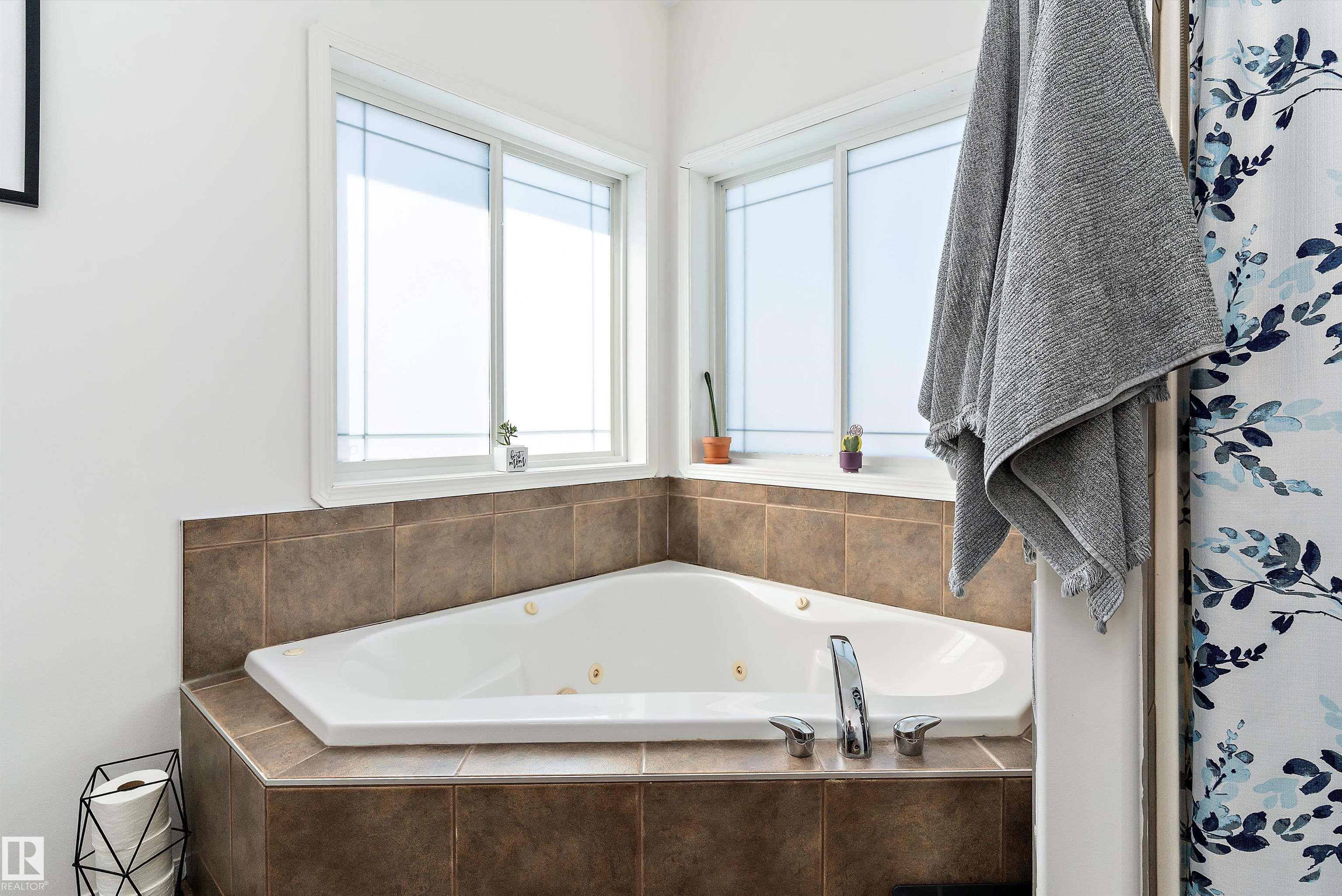 Photo 25 at 75 Willowview Bv, Willow Peak Park, Rural Parkland County