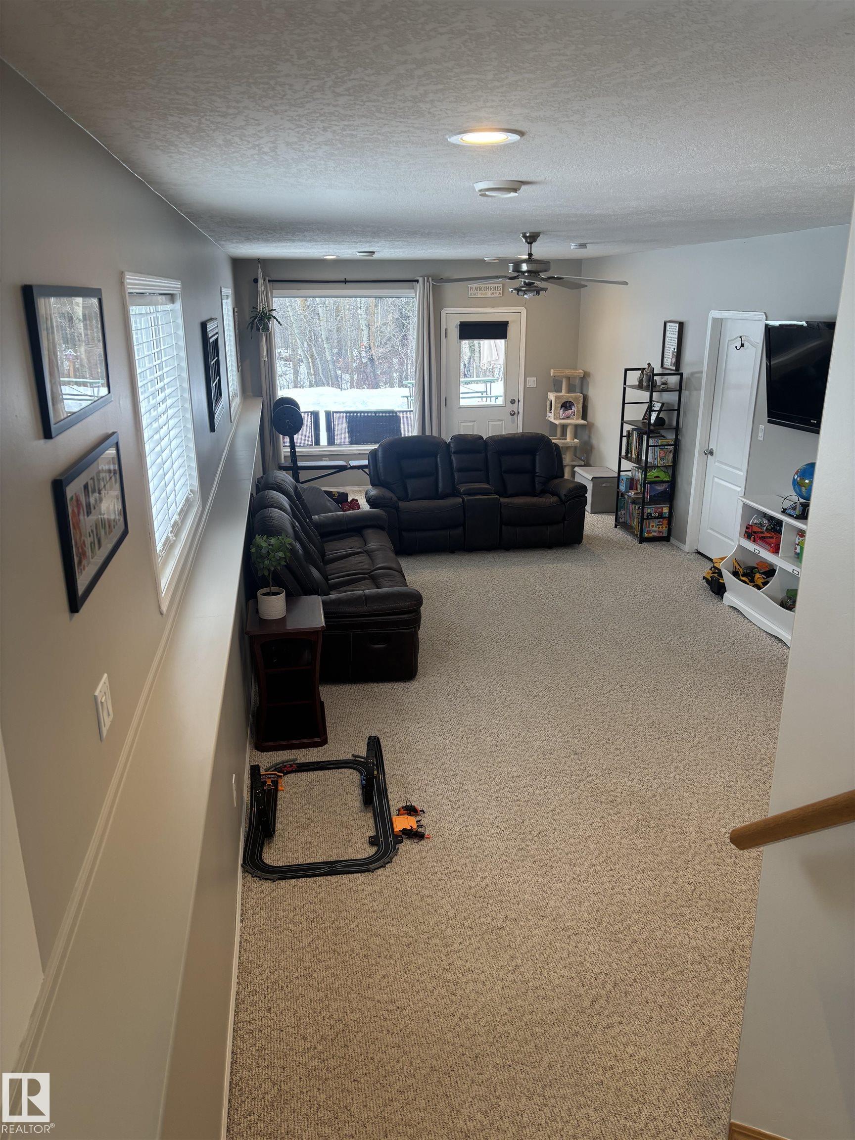 Photo 33 at 75 Willowview Bv, Willow Peak Park, Rural Parkland County