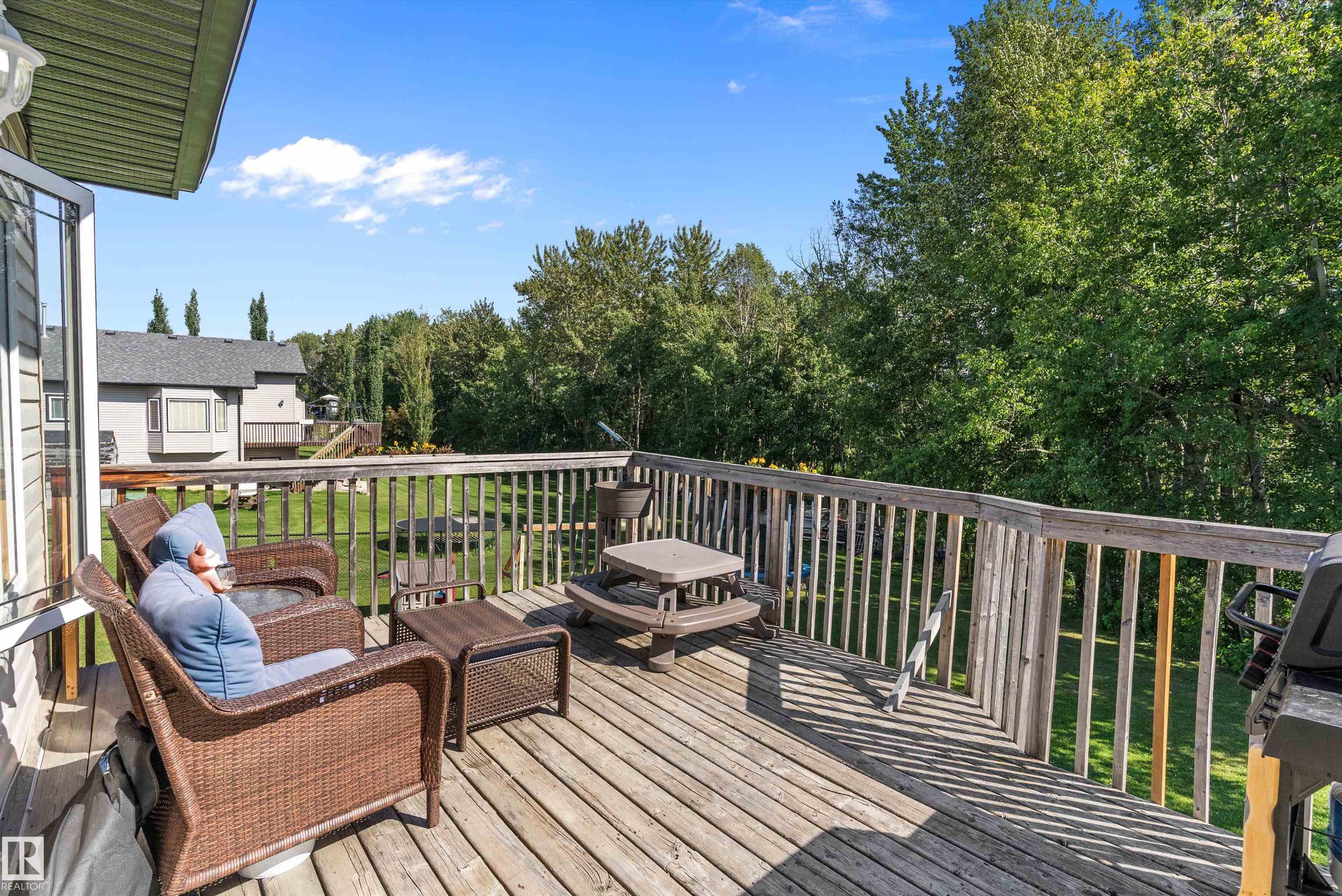 Photo 40 at 75 Willowview Bv, Willow Peak Park, Rural Parkland County