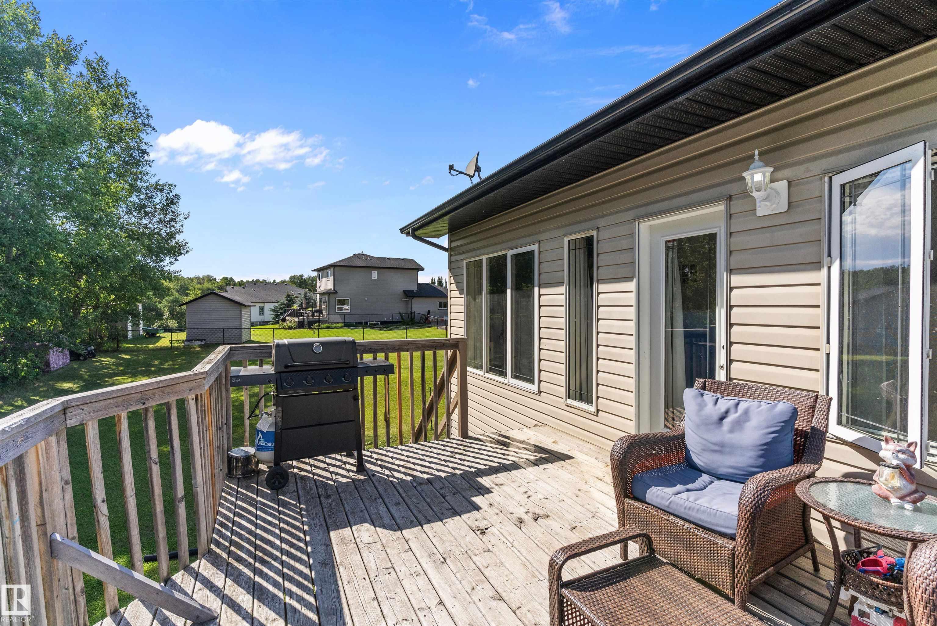 Photo 41 at 75 Willowview Bv, Willow Peak Park, Rural Parkland County