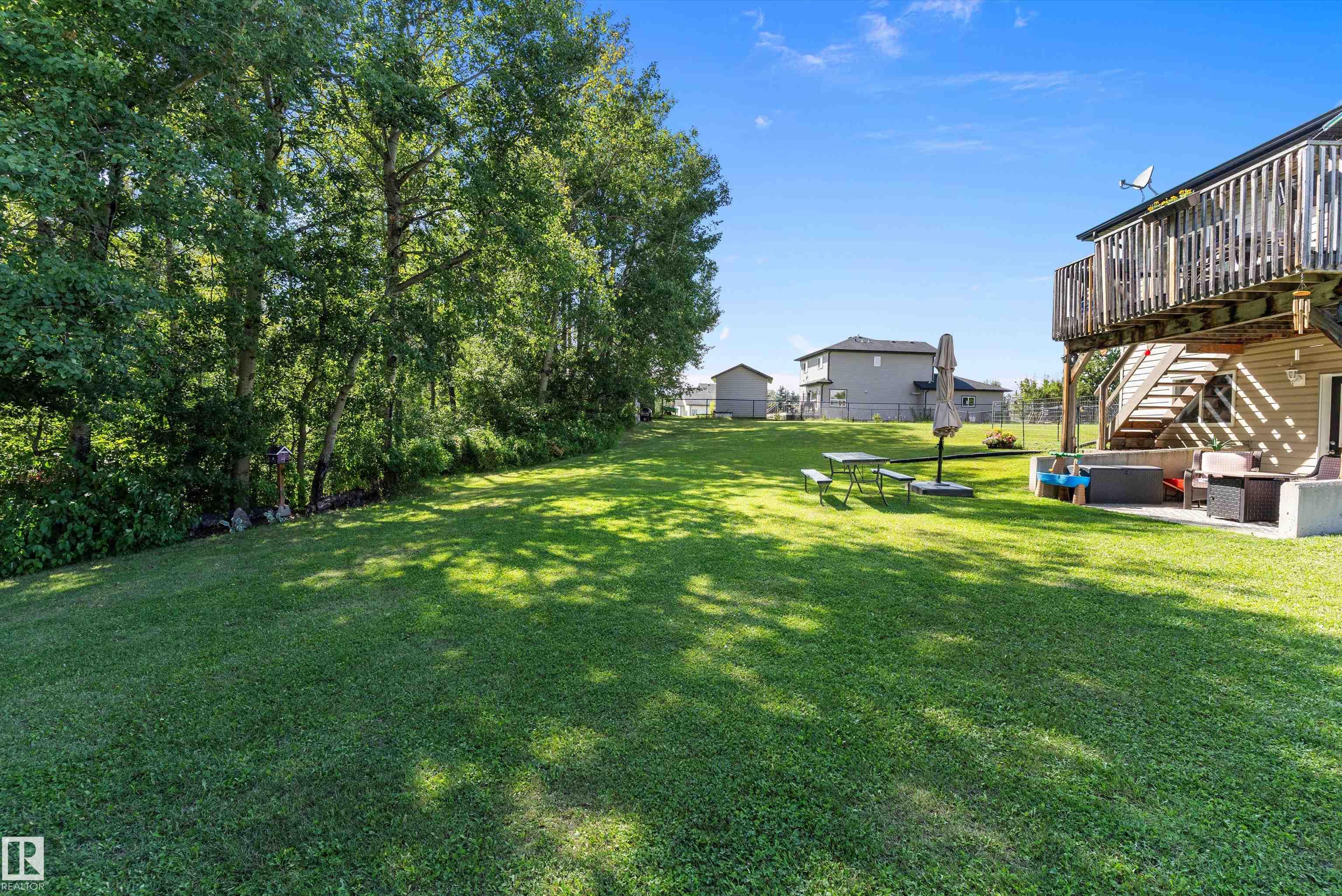 Photo 42 at 75 Willowview Bv, Willow Peak Park, Rural Parkland County