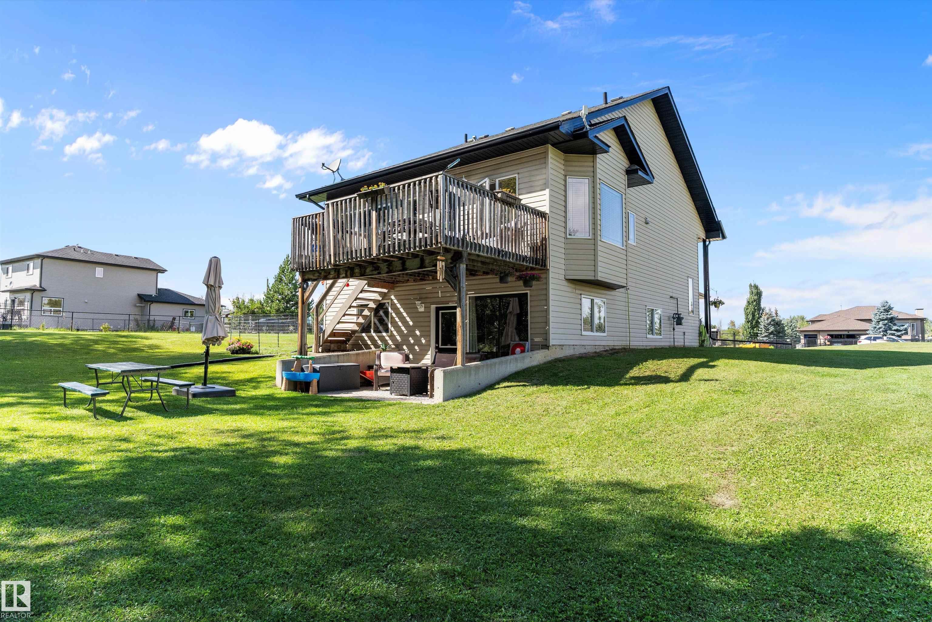 Photo 43 at 75 Willowview Bv, Willow Peak Park, Rural Parkland County