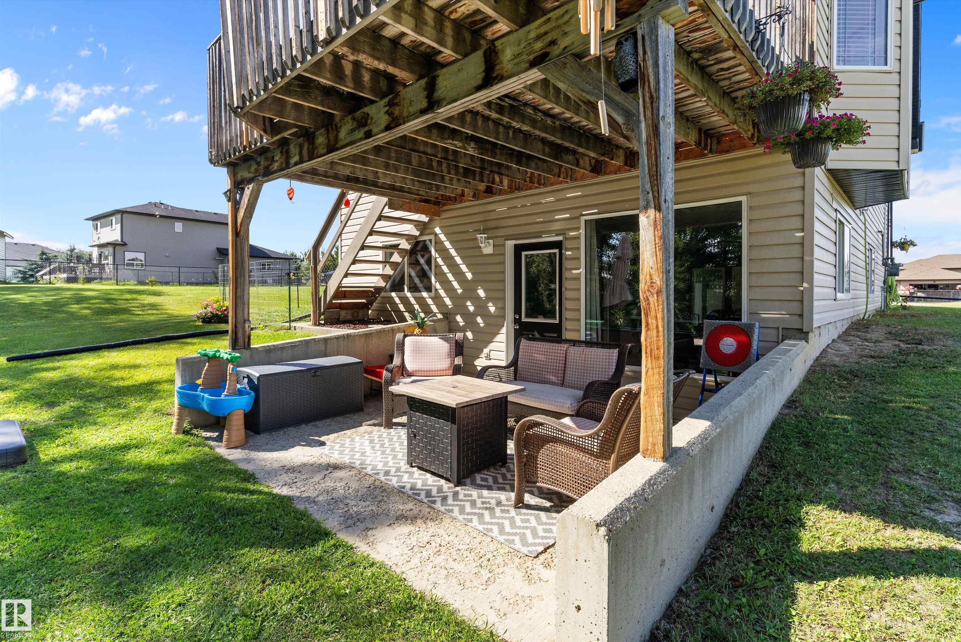 Photo 44 at 75 Willowview Bv, Willow Peak Park, Rural Parkland County