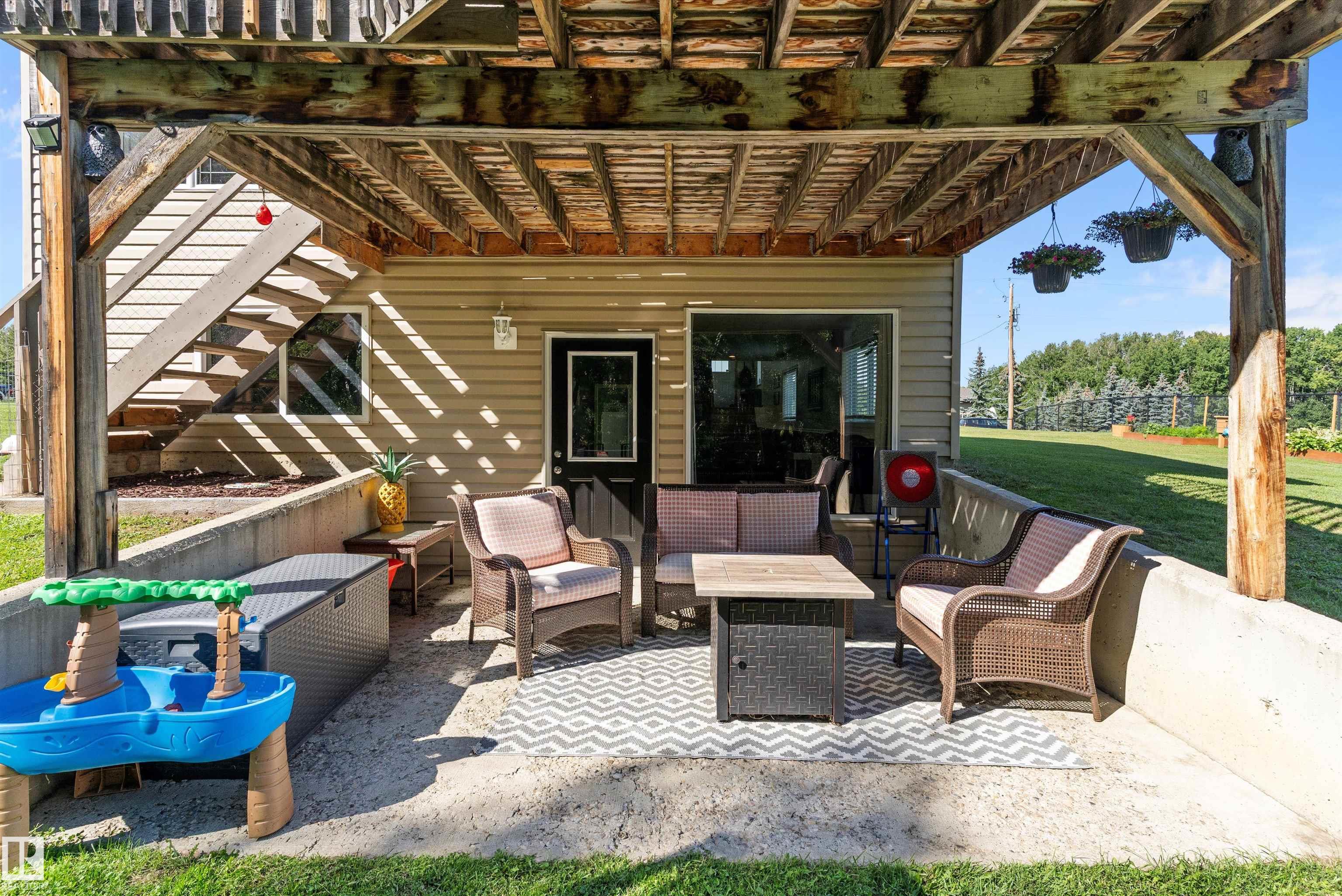 Photo 45 at 75 Willowview Bv, Willow Peak Park, Rural Parkland County