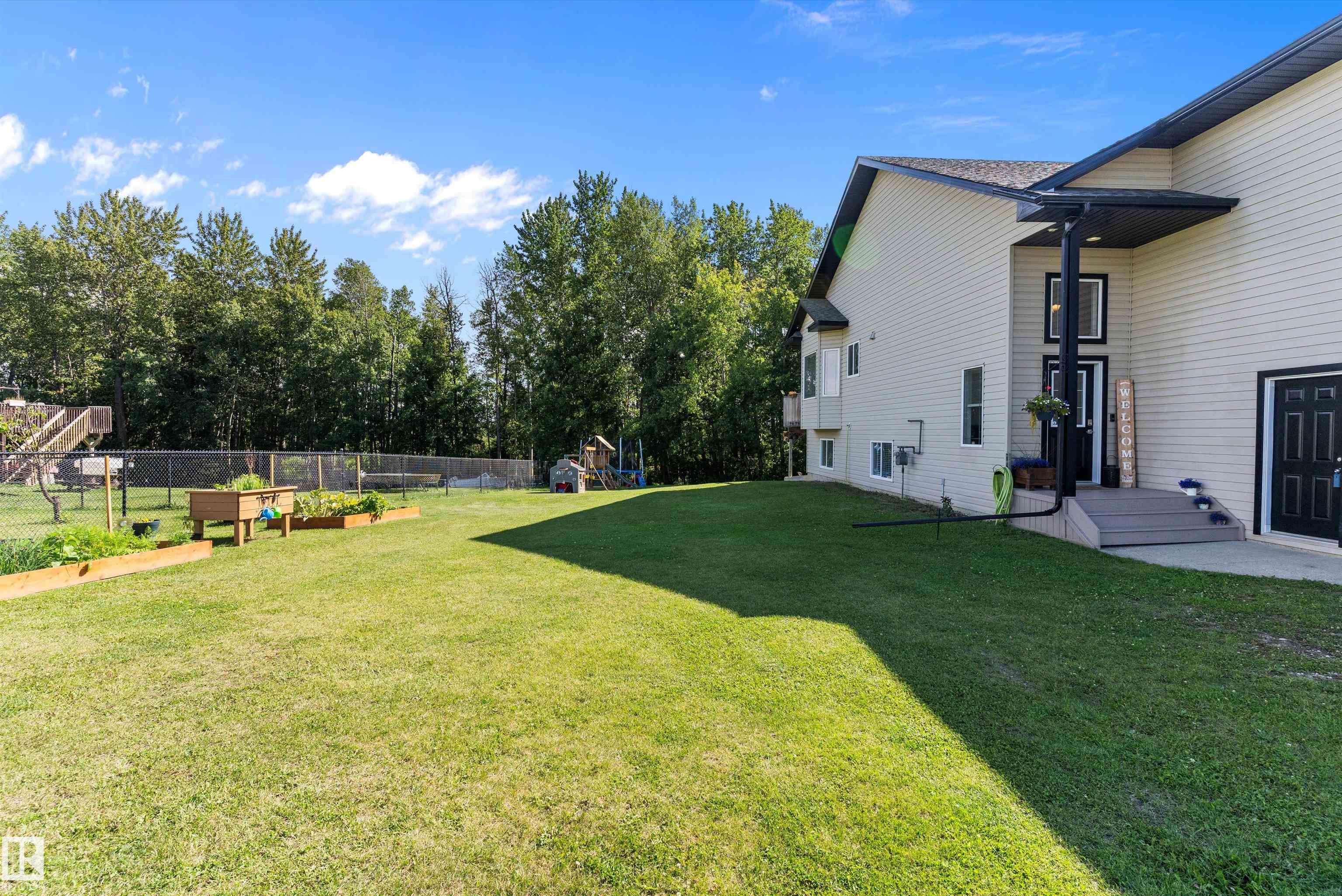 Photo 47 at 75 Willowview Bv, Willow Peak Park, Rural Parkland County