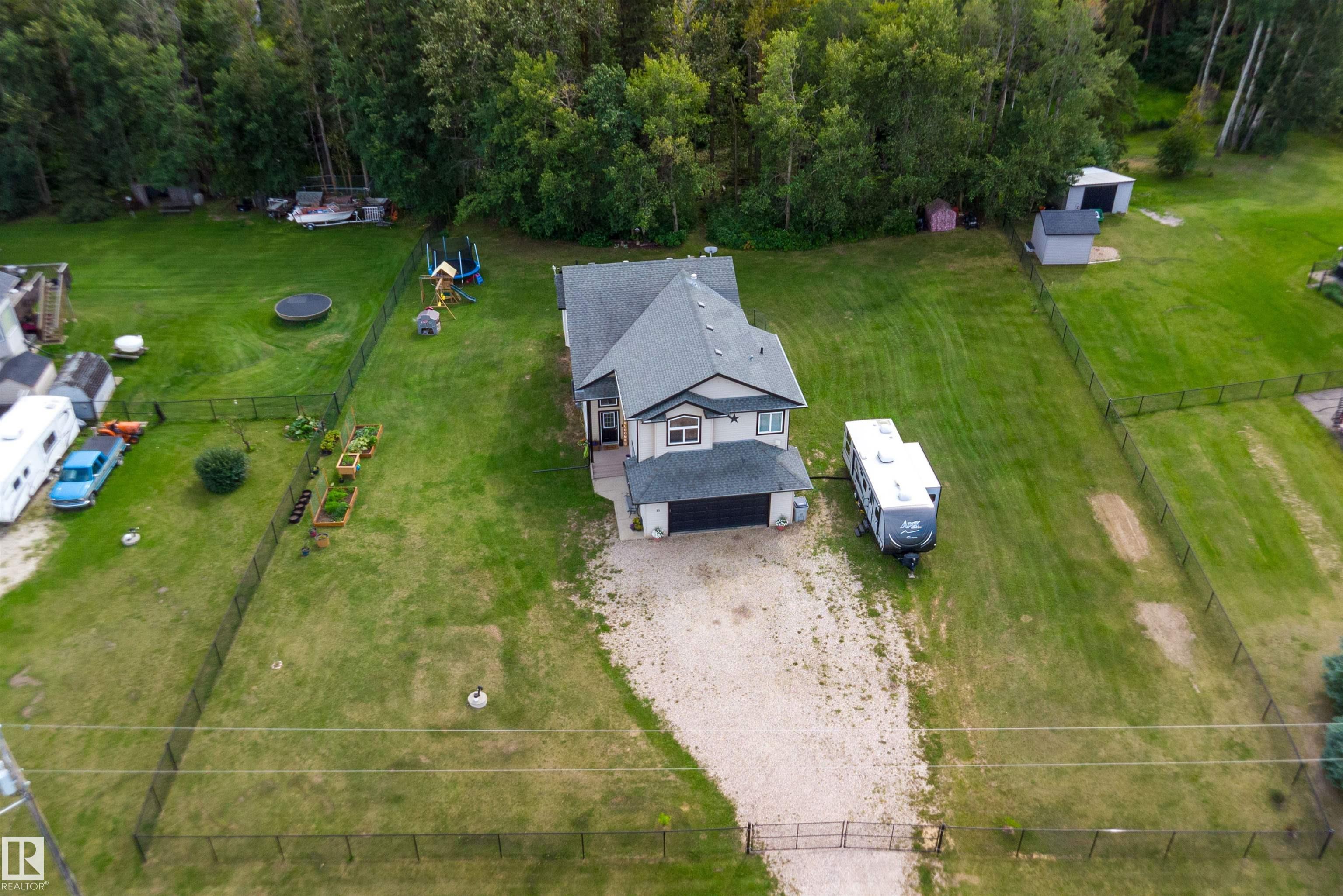 Photo 57 at 75 Willowview Bv, Willow Peak Park, Rural Parkland County