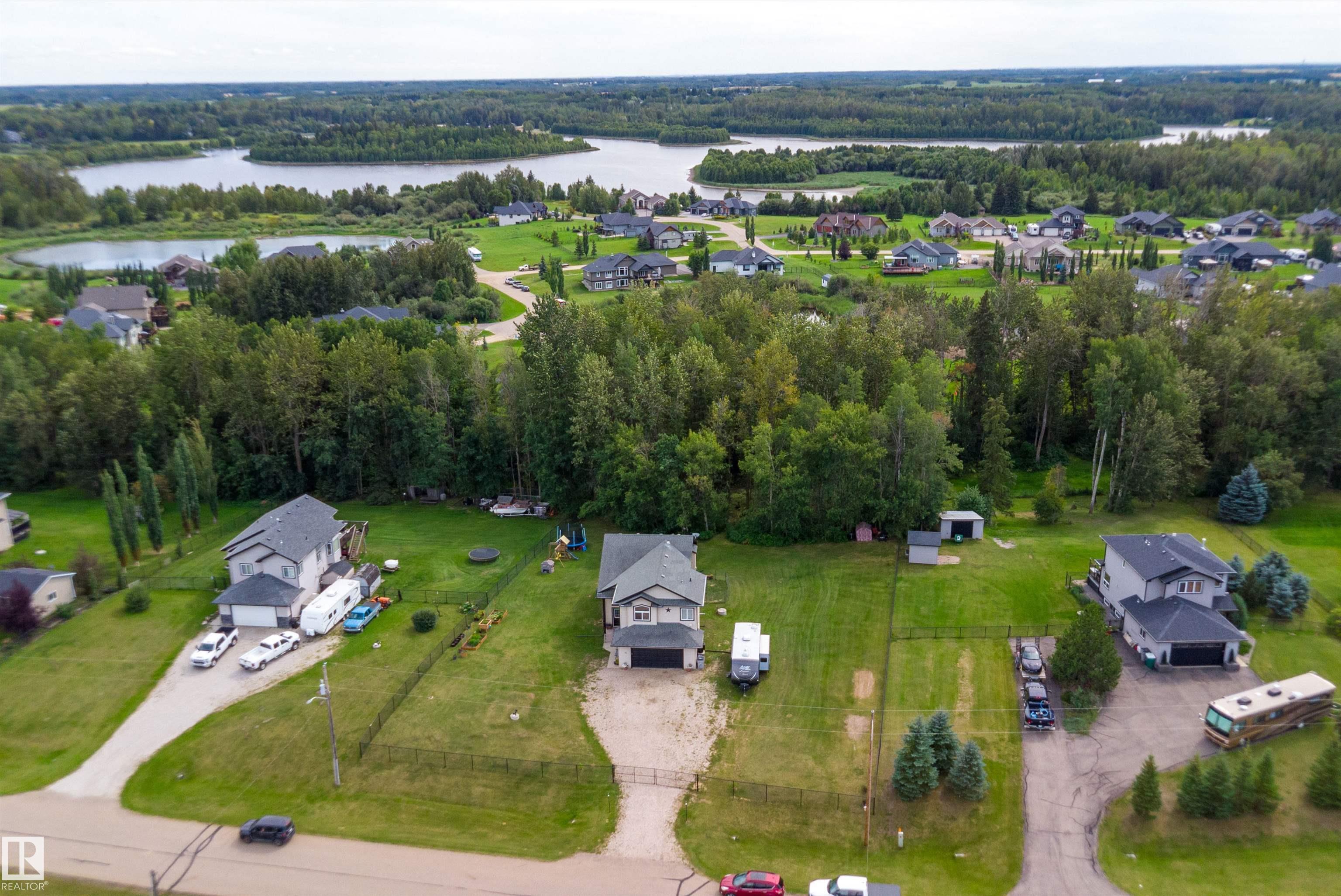 Photo 58 at 75 Willowview Bv, Willow Peak Park, Rural Parkland County