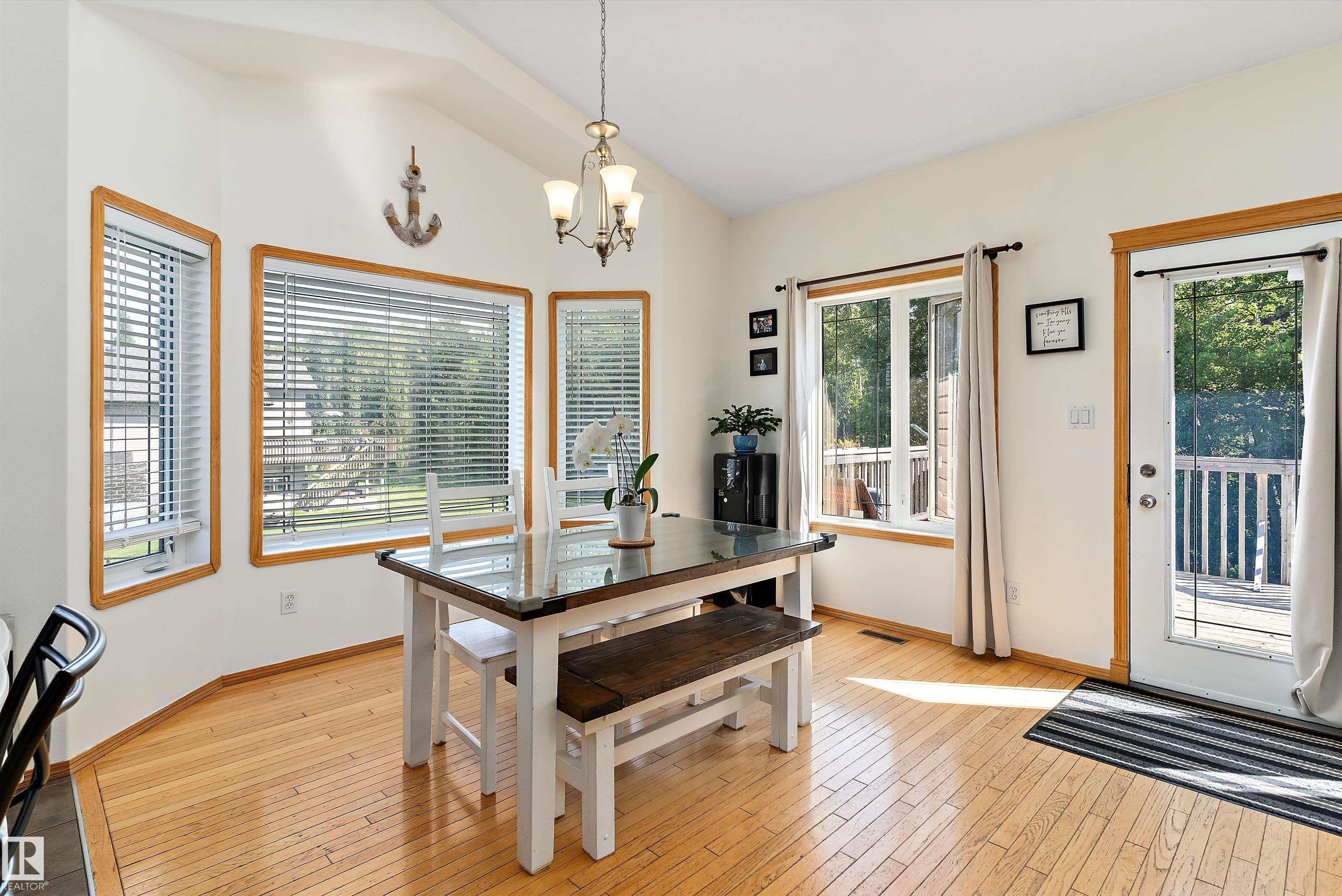 Photo 10 at 75 Willowview Bv, Willow Peak Park, Rural Parkland County