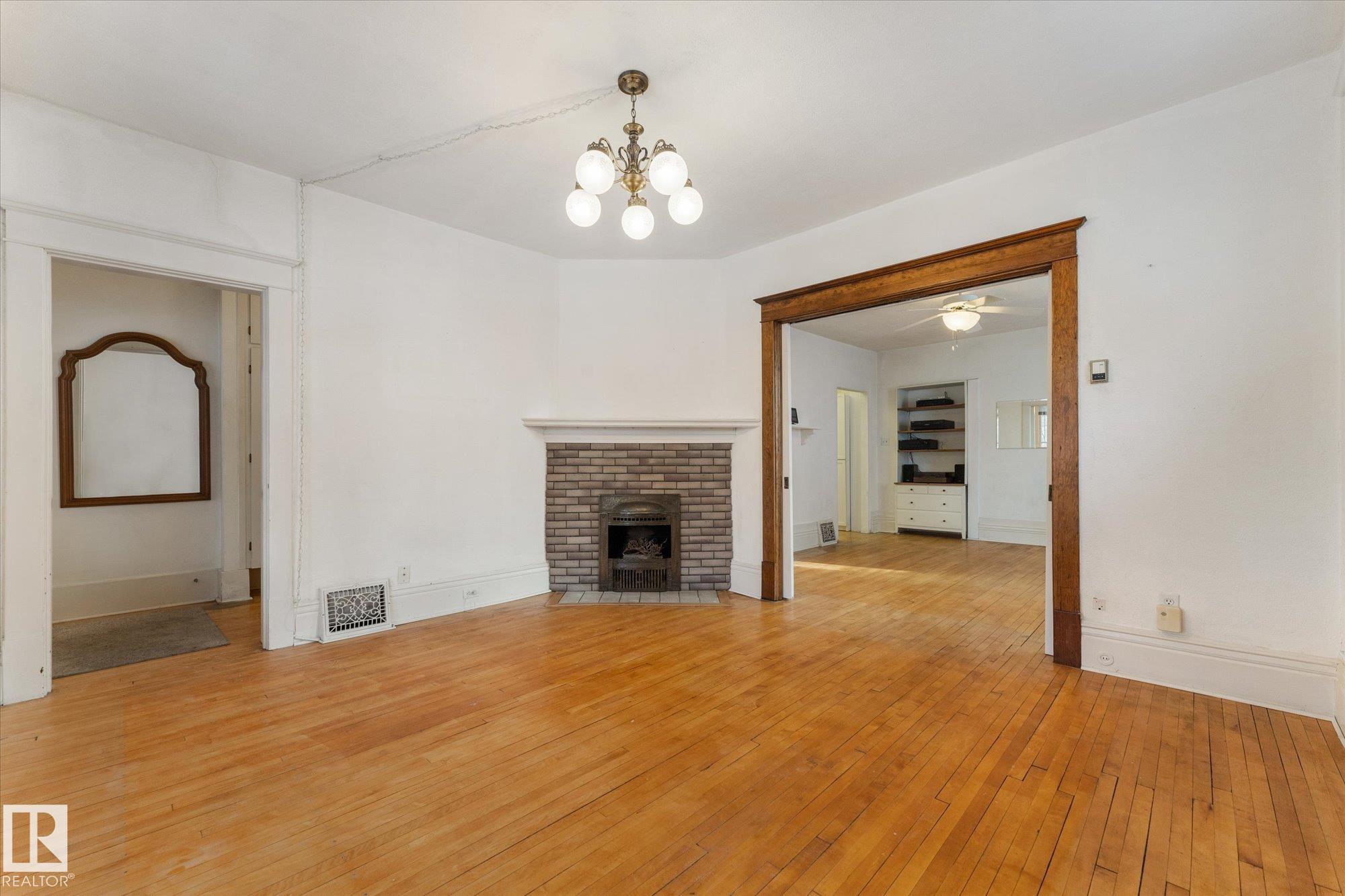 Picture for 10921 126 ST NW