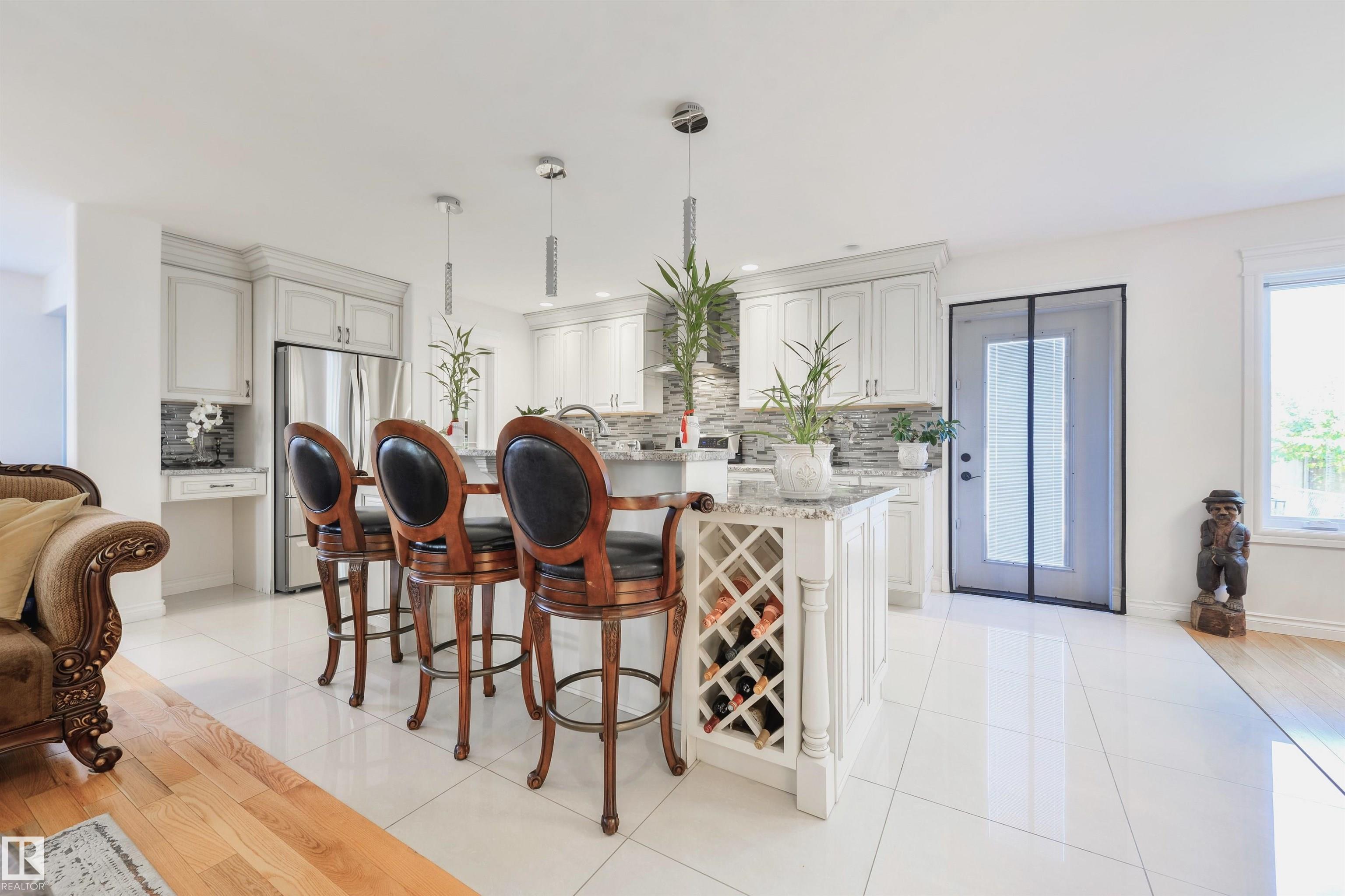 Photo 12 at 9720 65 Avenue NW, Hazeldean, Edmonton