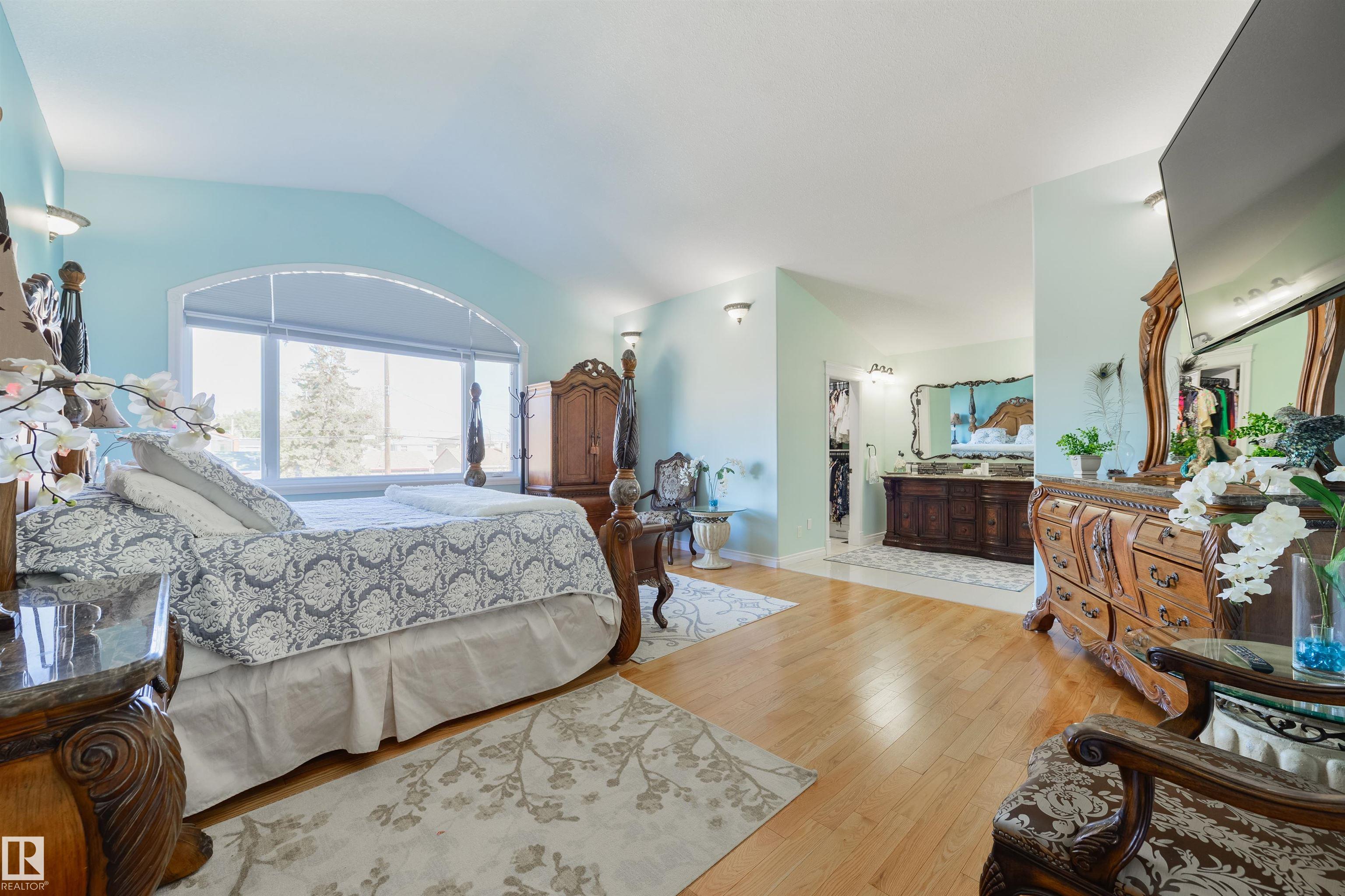 Photo 32 at 9720 65 Avenue NW, Hazeldean, Edmonton