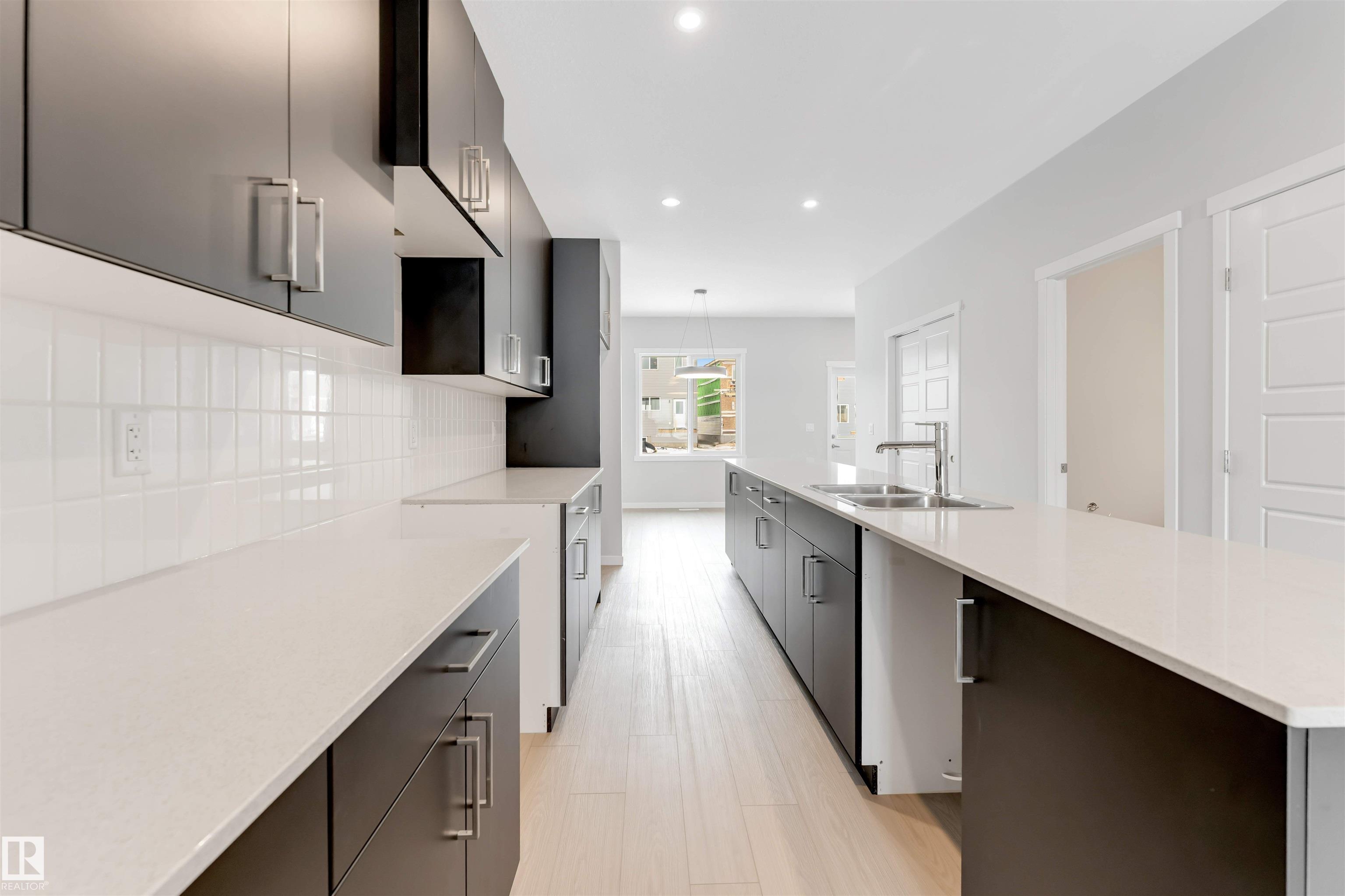 Picture for 1027 ASTER BV NW