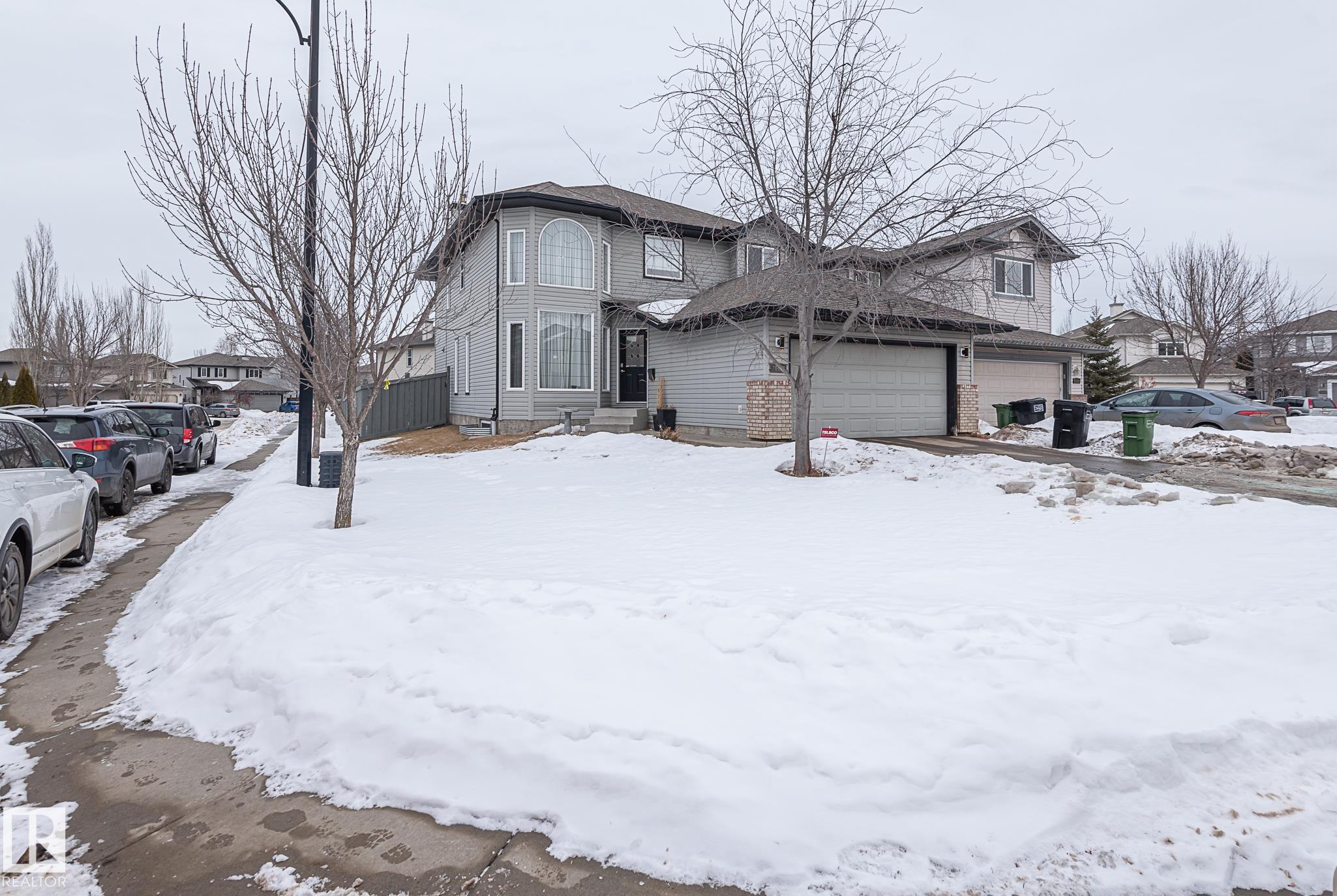 20628 49 Avenue NW, The Hamptons, Edmonton 2