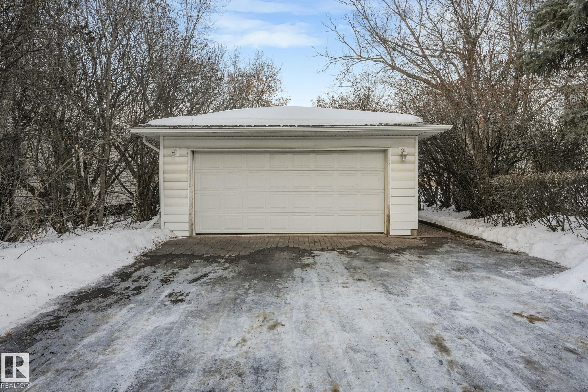 Photo 13 at 10429 Saskatchewan Drive NW, Strathcona, Edmonton