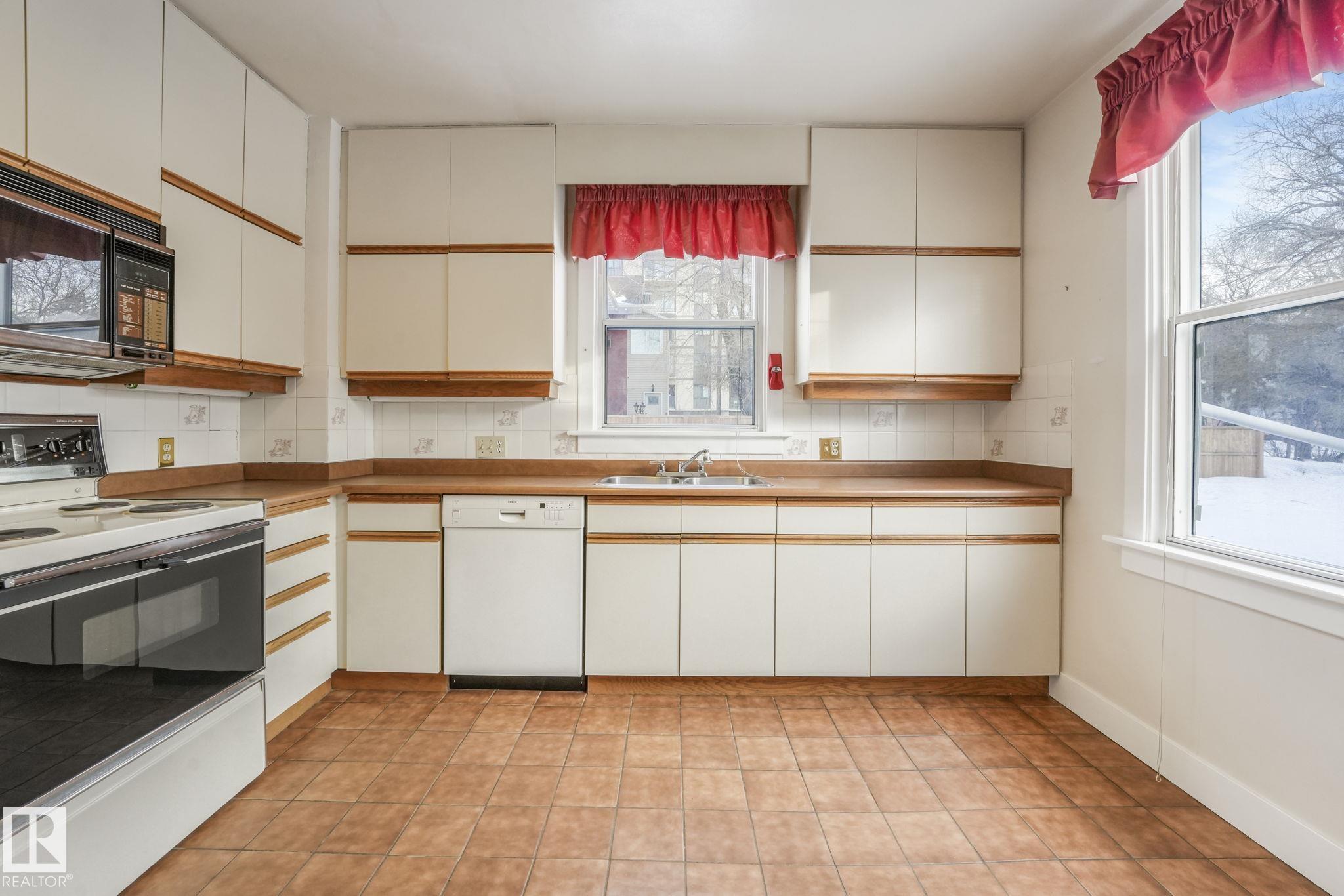 Photo 42 at 10429 Saskatchewan Drive NW, Strathcona, Edmonton