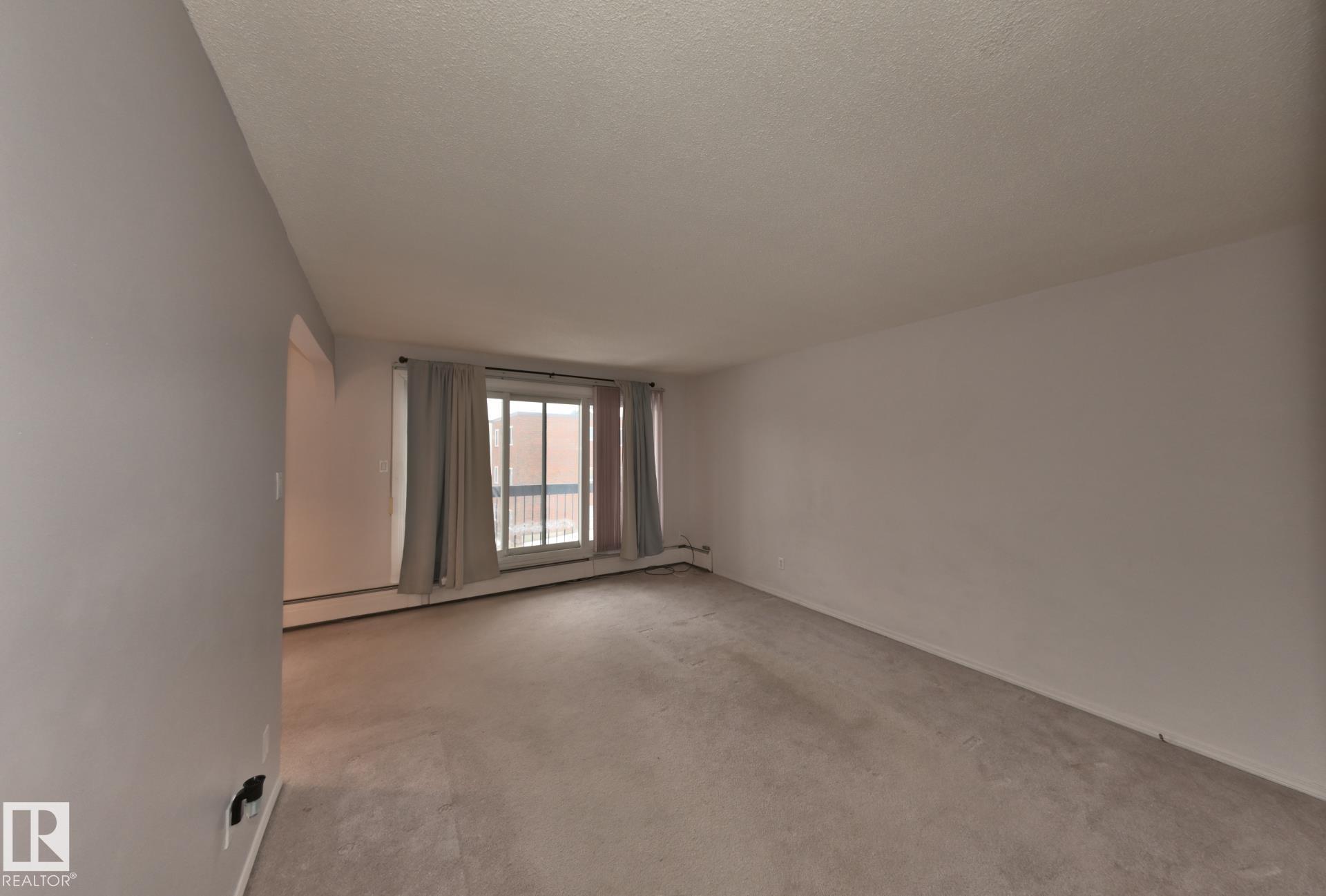 https://zimg.paragon.ice.com/ParagonImages/Property/PM/RAE/225384645/17/0/0/2f7fa88fc213f82c14b27baa6a91ce43/1/1a586ac590758dc88a81347194ccdeb6/225384645-29d9785f-5ad9-4cb6-a8c0-f909e7f26693.JPG